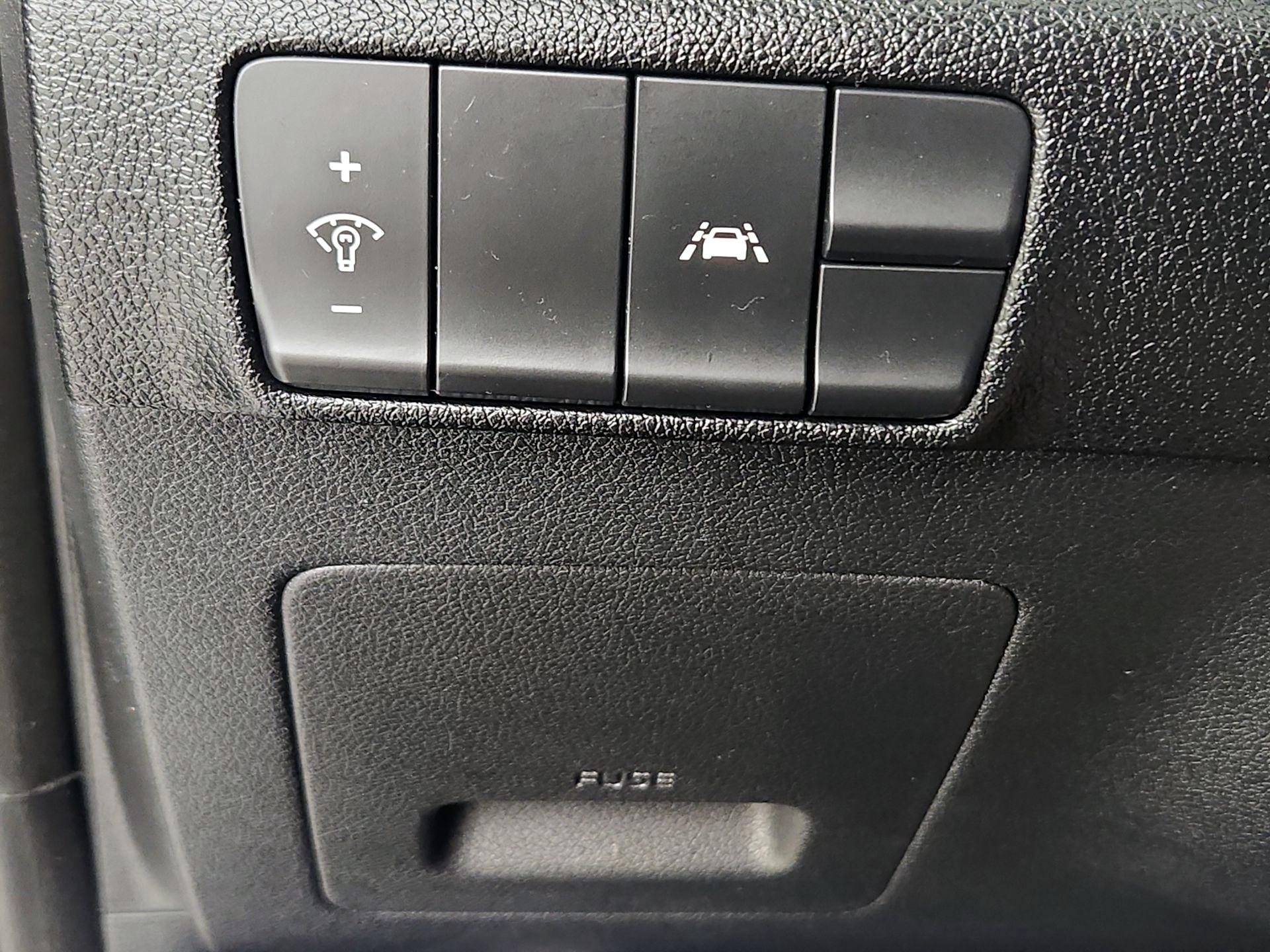 Thumbnail: 2021 Kia Sportage - 13