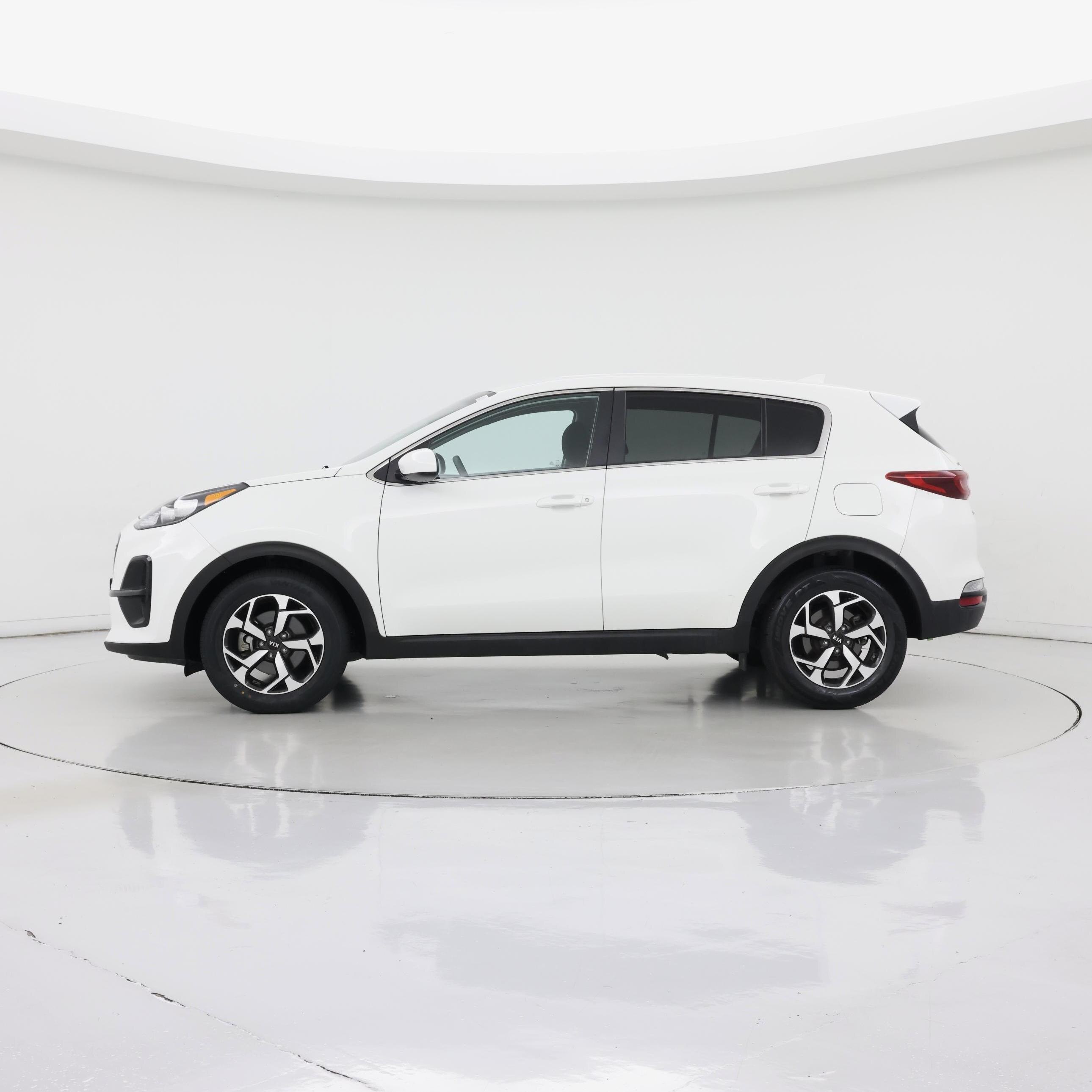 Thumbnail: 2021 Kia Sportage - 3