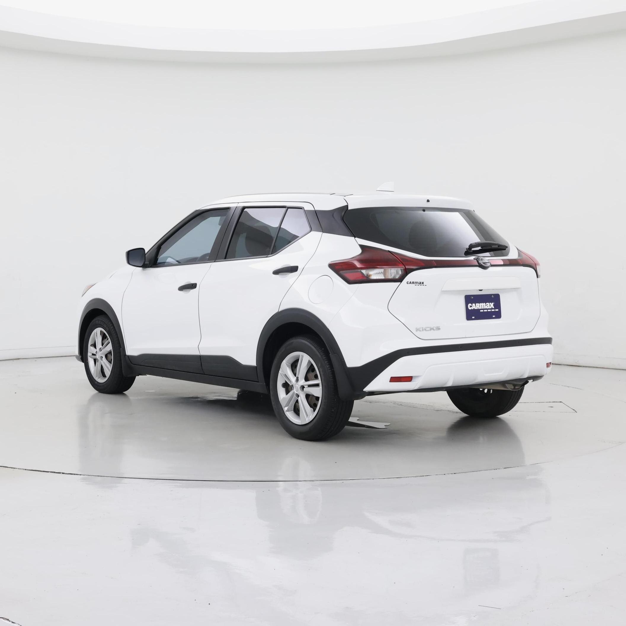 Thumbnail: 2023 Nissan Kicks - 2