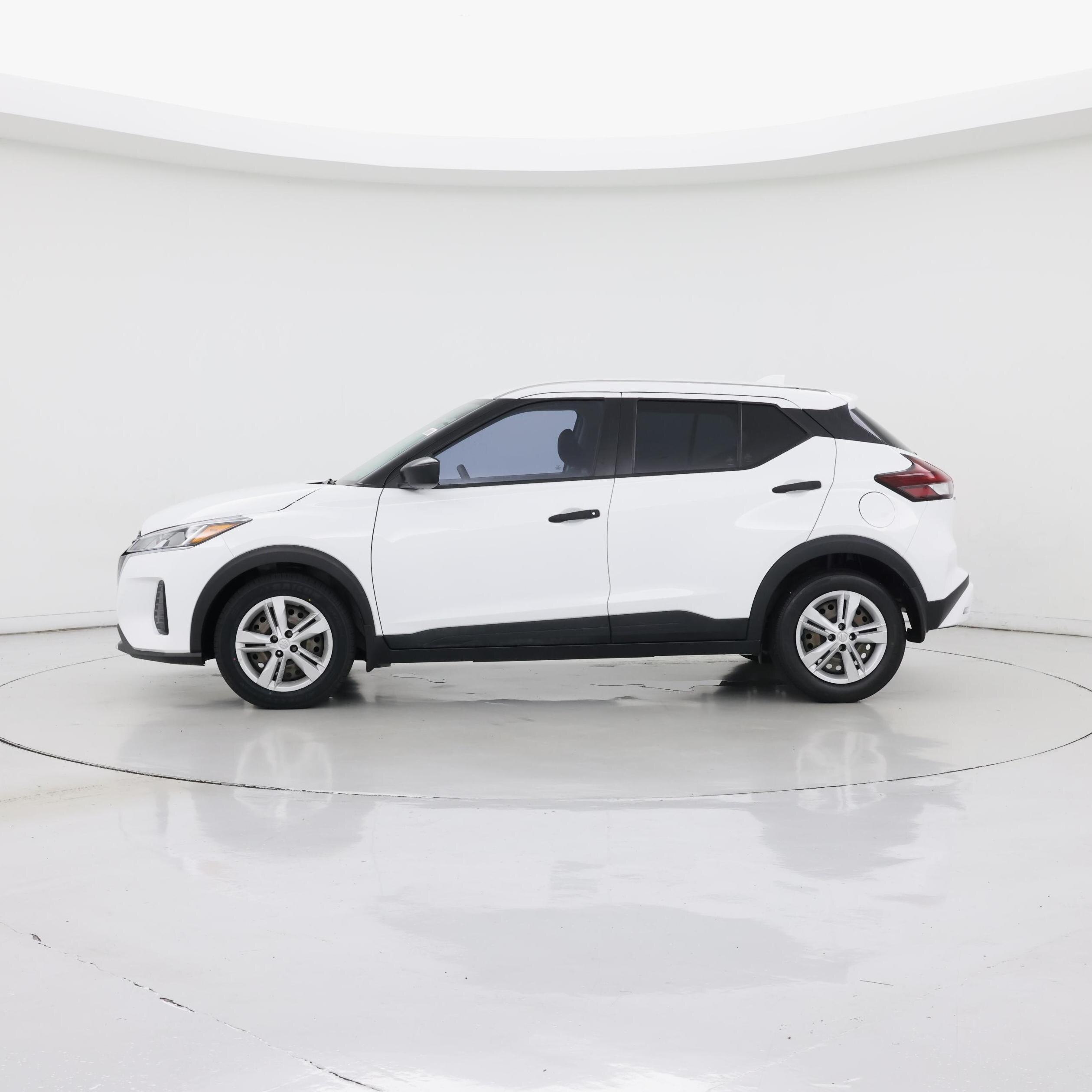 Thumbnail: 2023 Nissan Kicks - 3