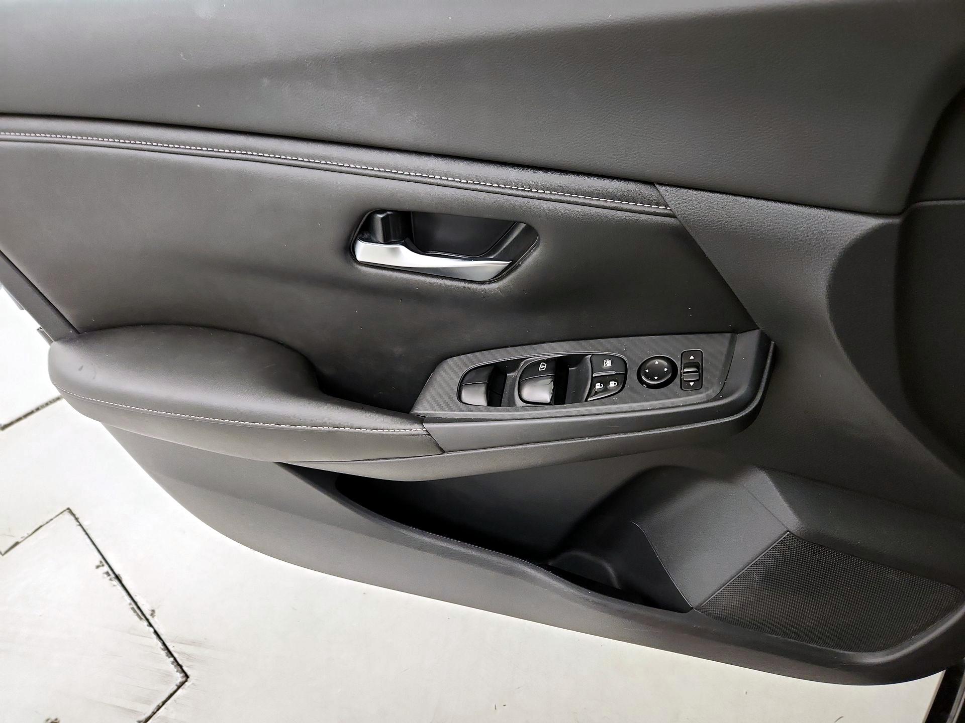 Thumbnail: 2021 Nissan Sentra - 12