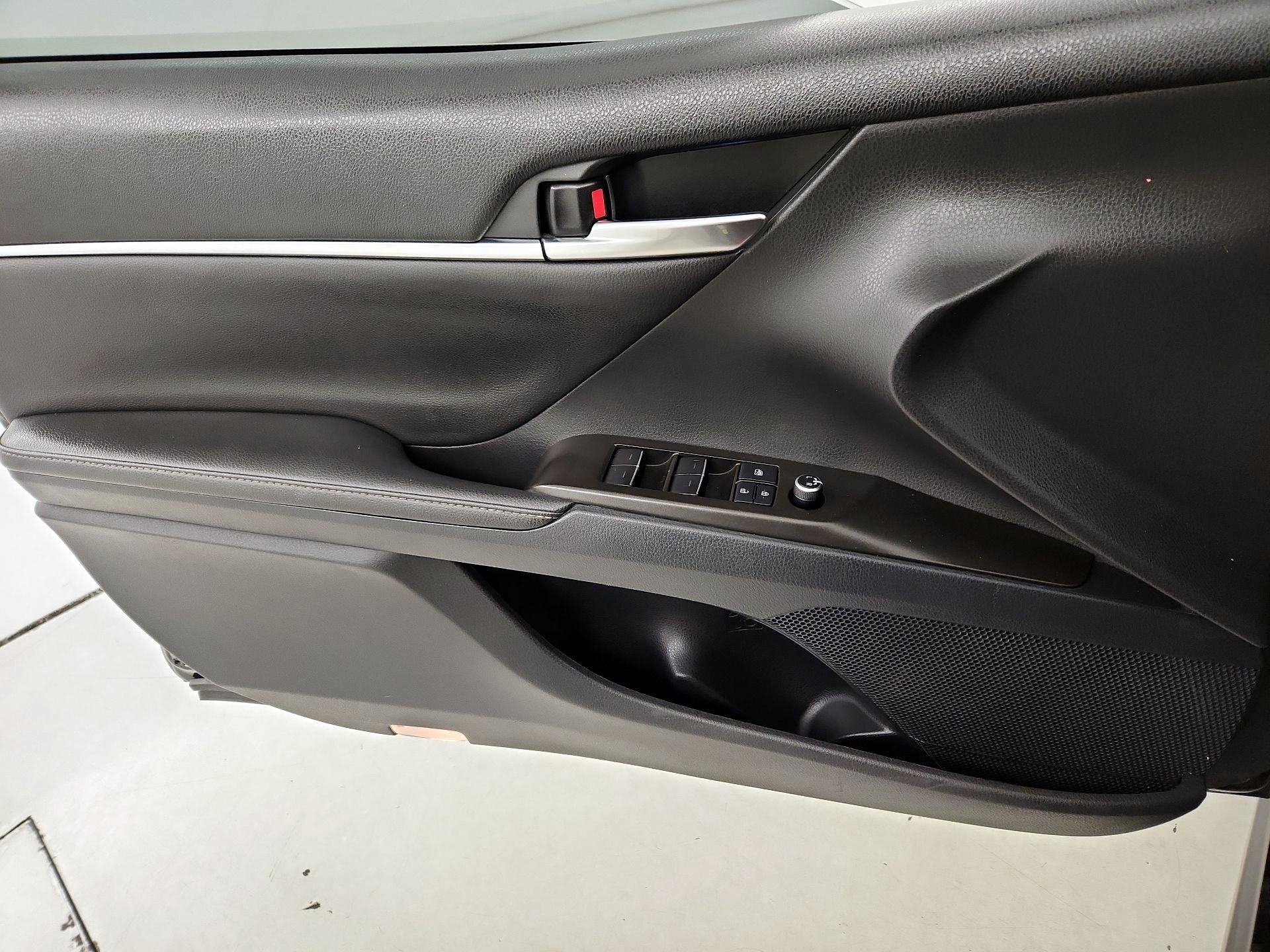 Thumbnail: 2021 Toyota Camry - 12