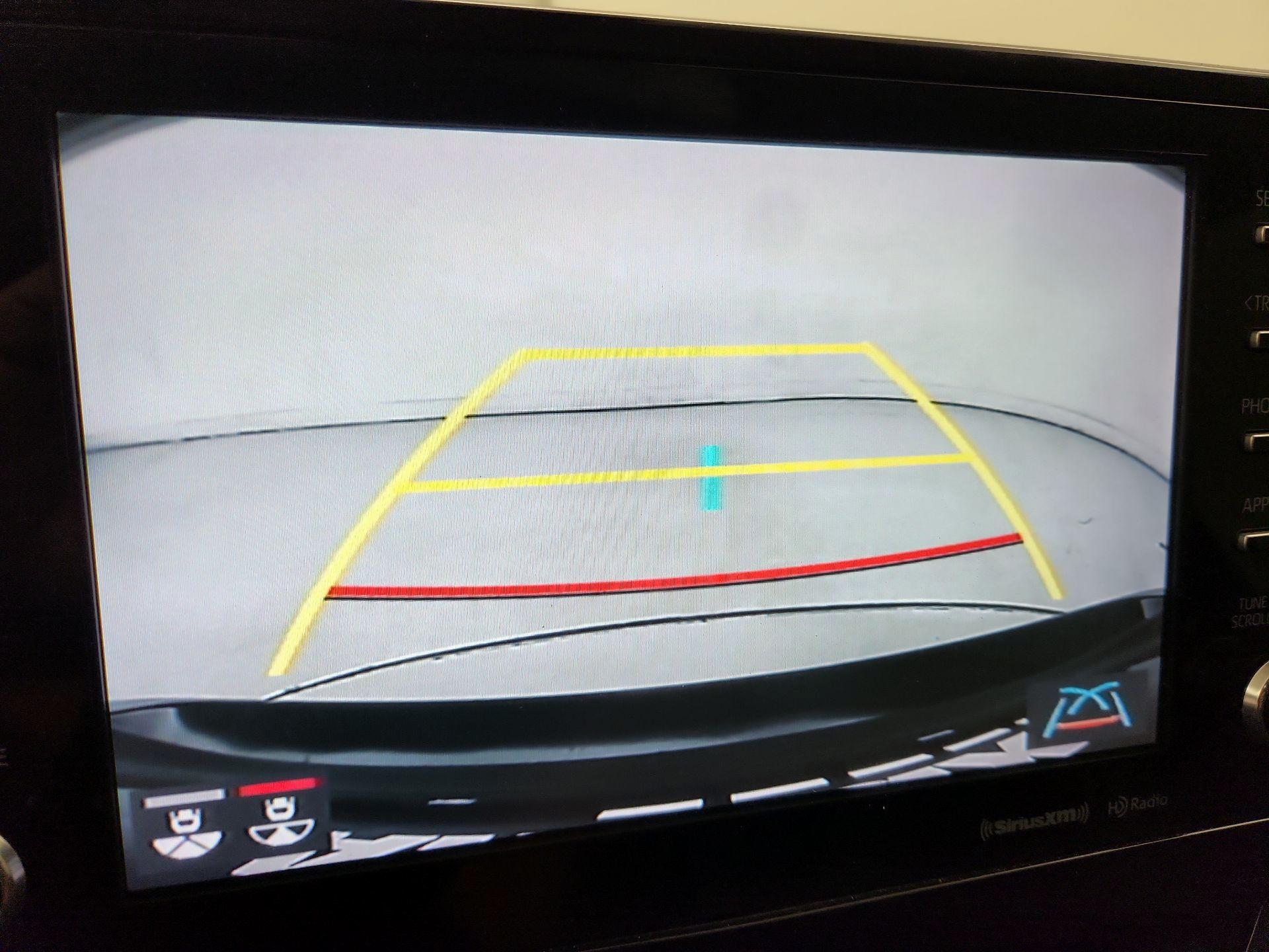 Thumbnail: 2021 Toyota Camry - 14