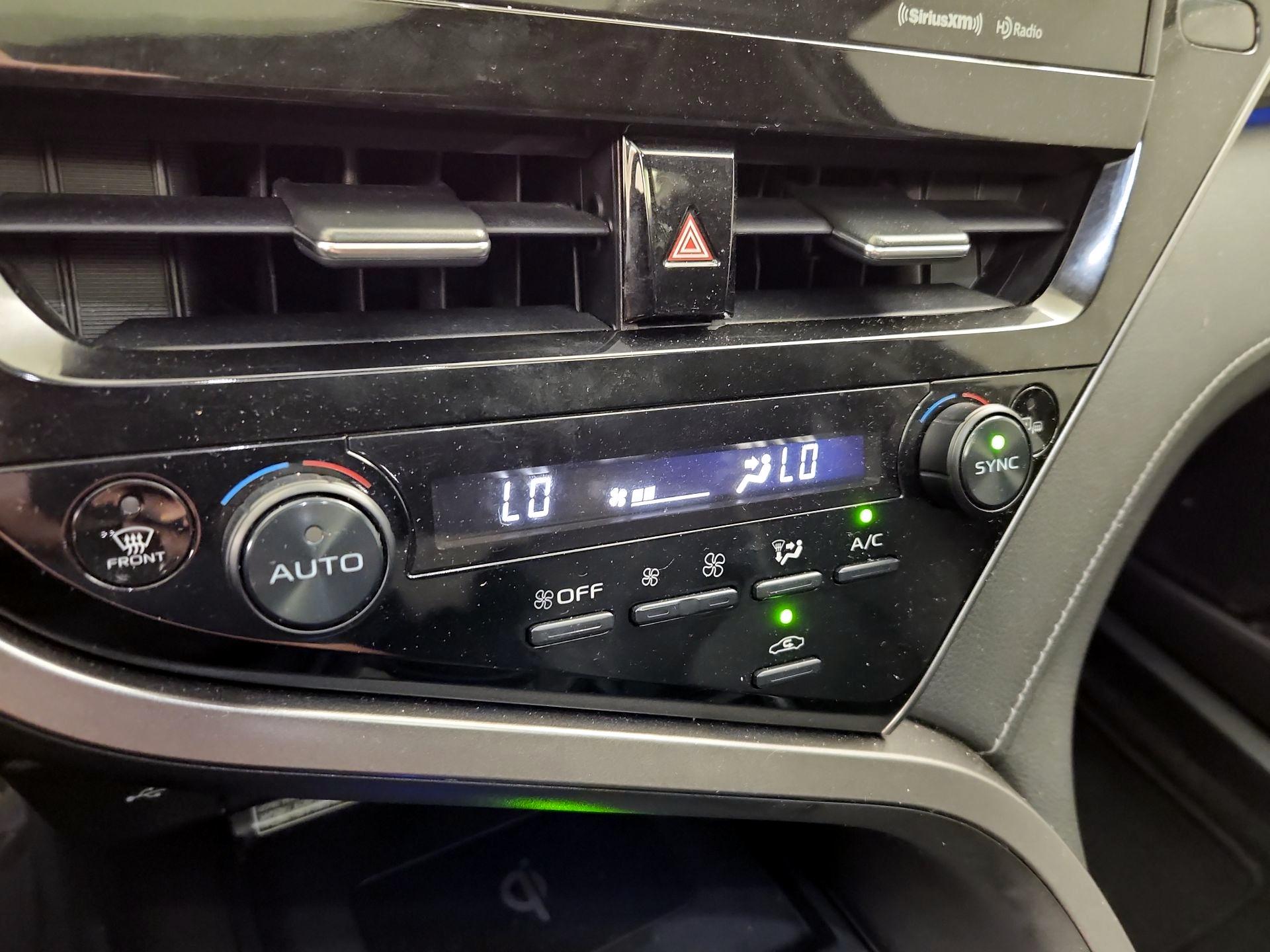 Thumbnail: 2021 Toyota Camry - 16