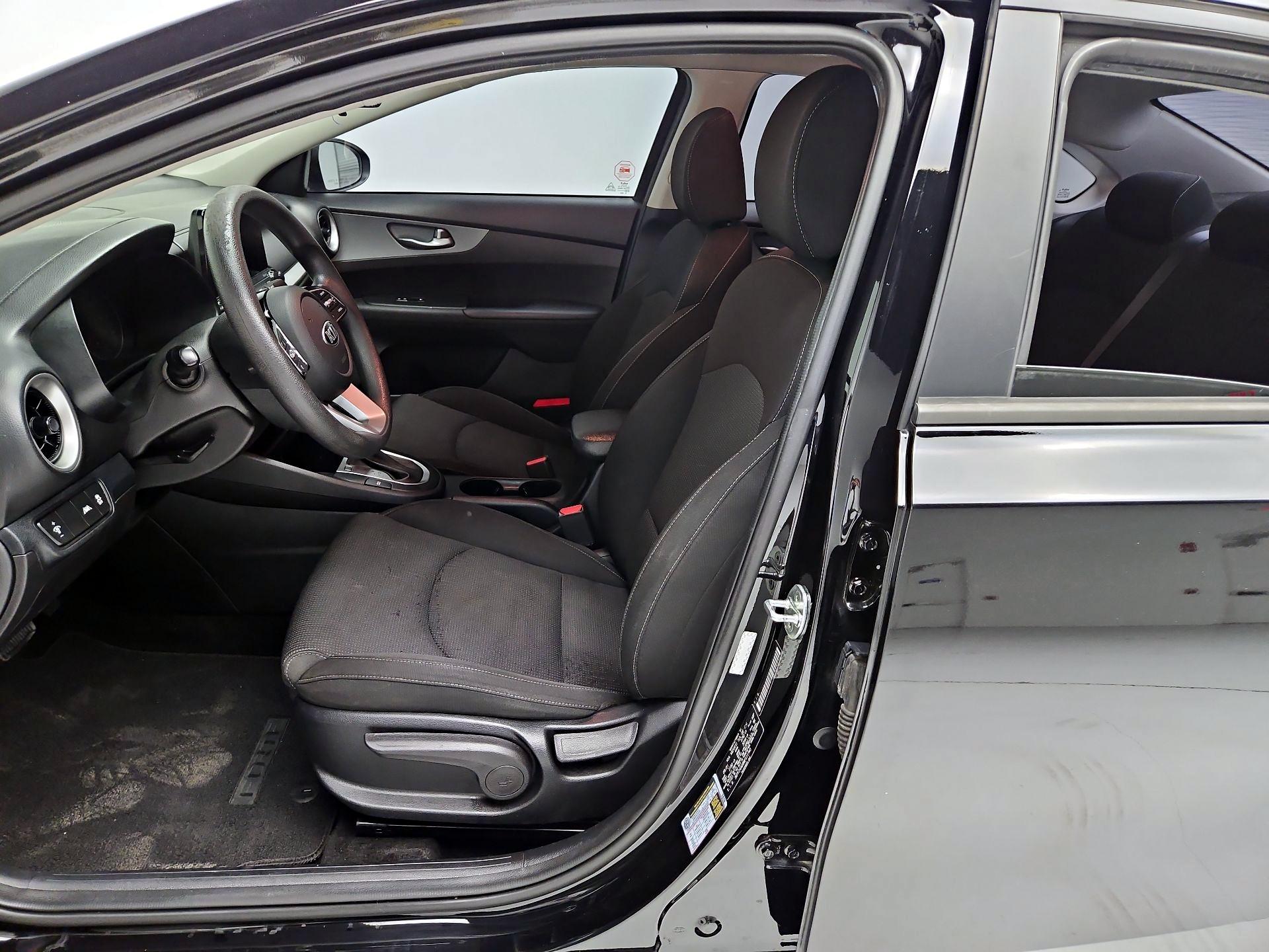 Thumbnail: 2021 Kia Forte - 11