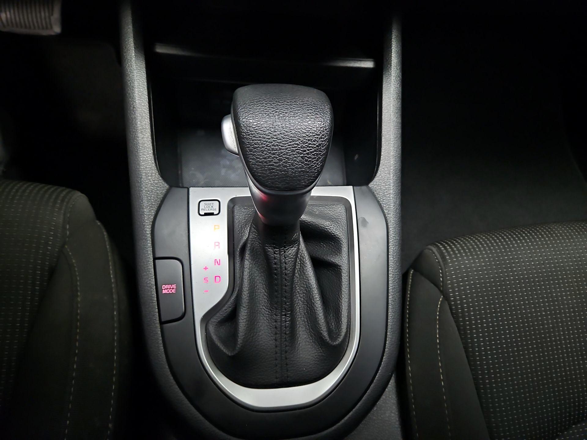 Thumbnail: 2021 Kia Forte - 17
