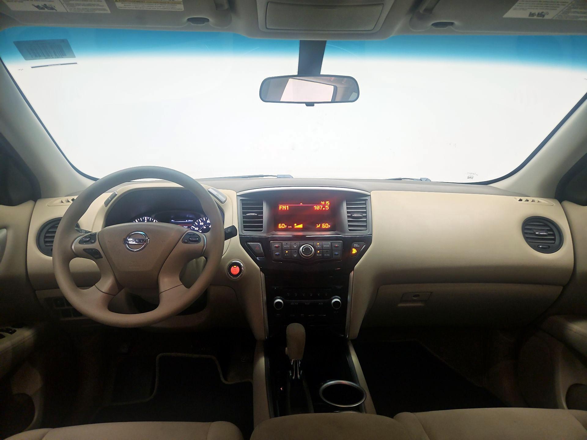 Thumbnail: 2015 Nissan Pathfinder - 9
