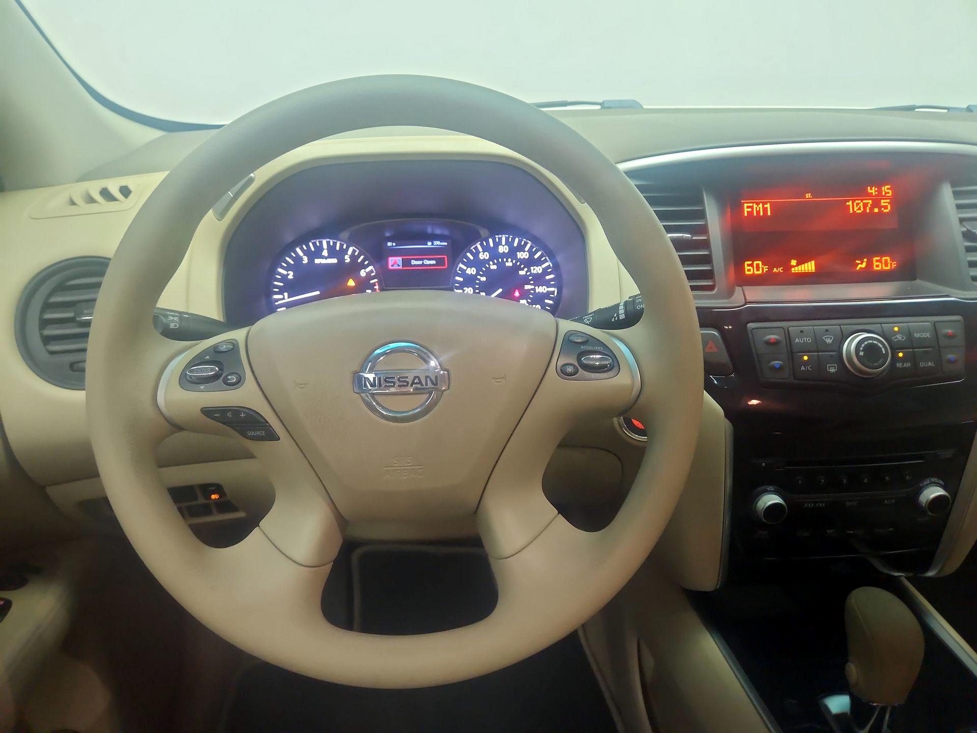 Thumbnail: 2015 Nissan Pathfinder - 10