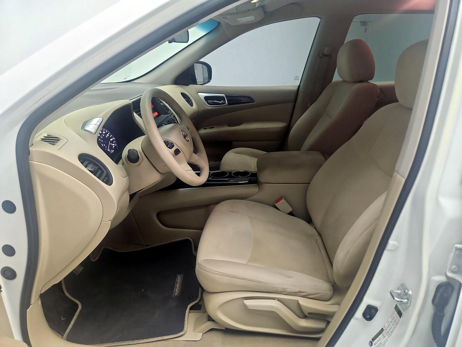 Thumbnail: 2015 Nissan Pathfinder - 11