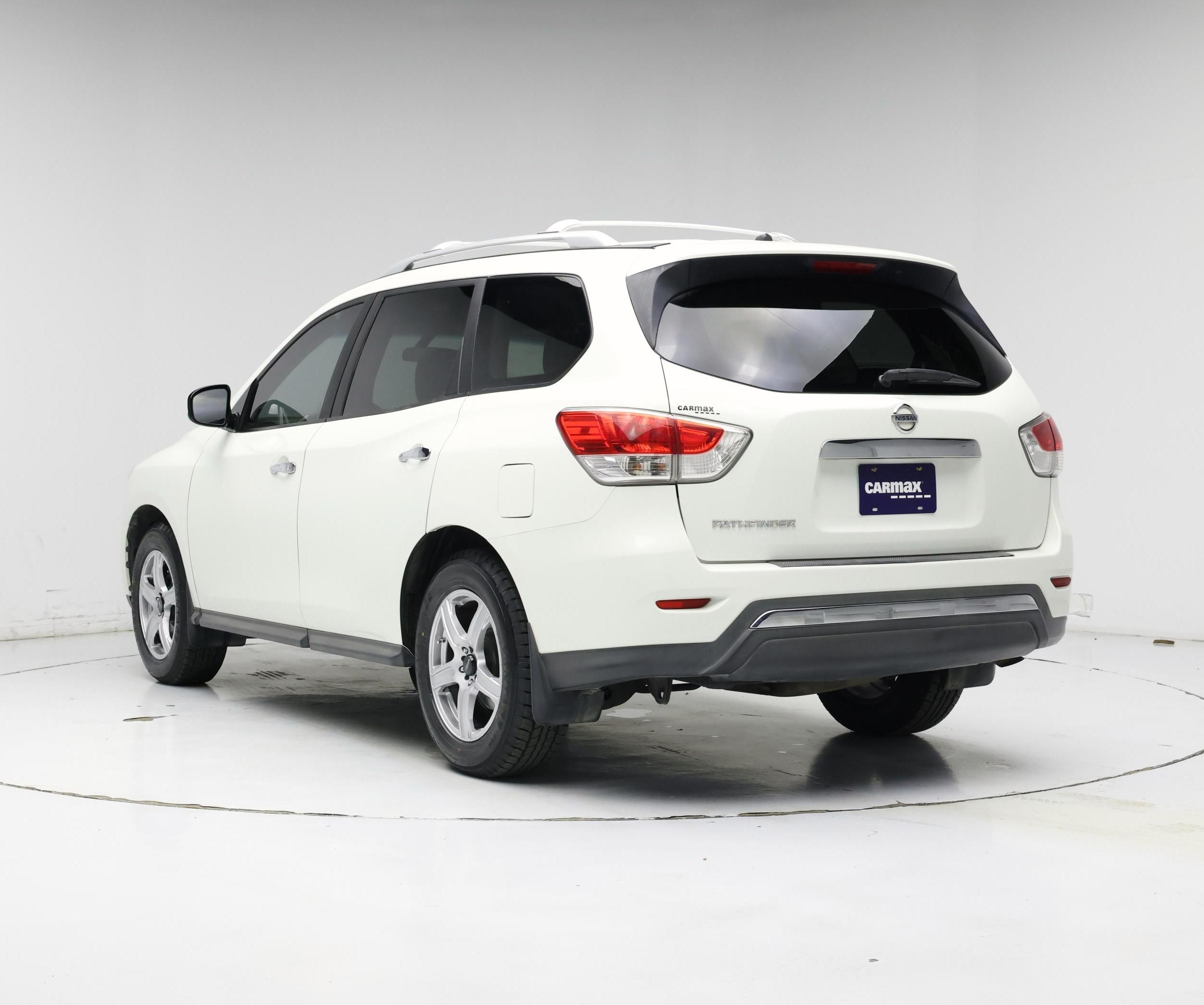 Thumbnail: 2015 Nissan Pathfinder - 2