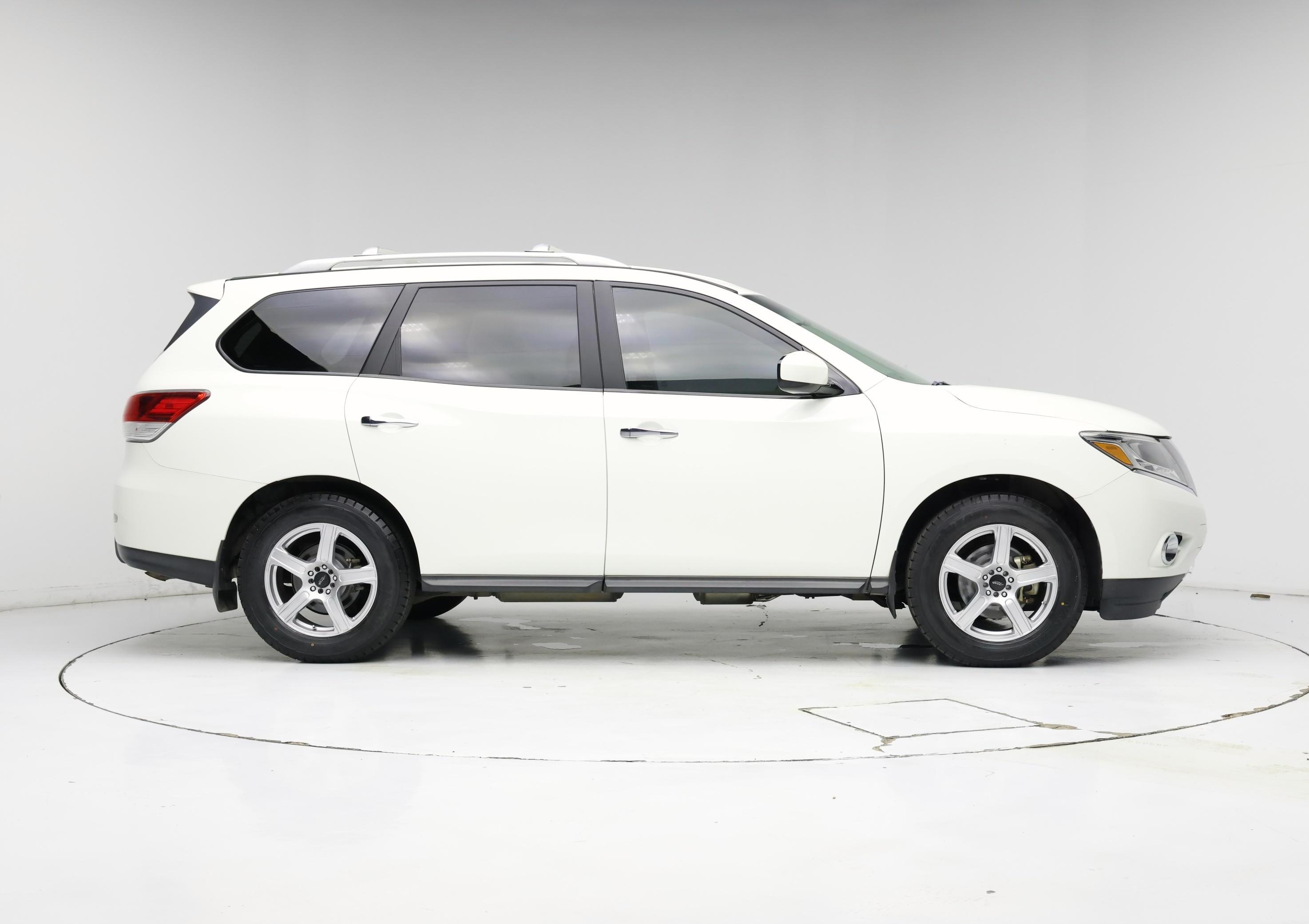 Thumbnail: 2015 Nissan Pathfinder - 7