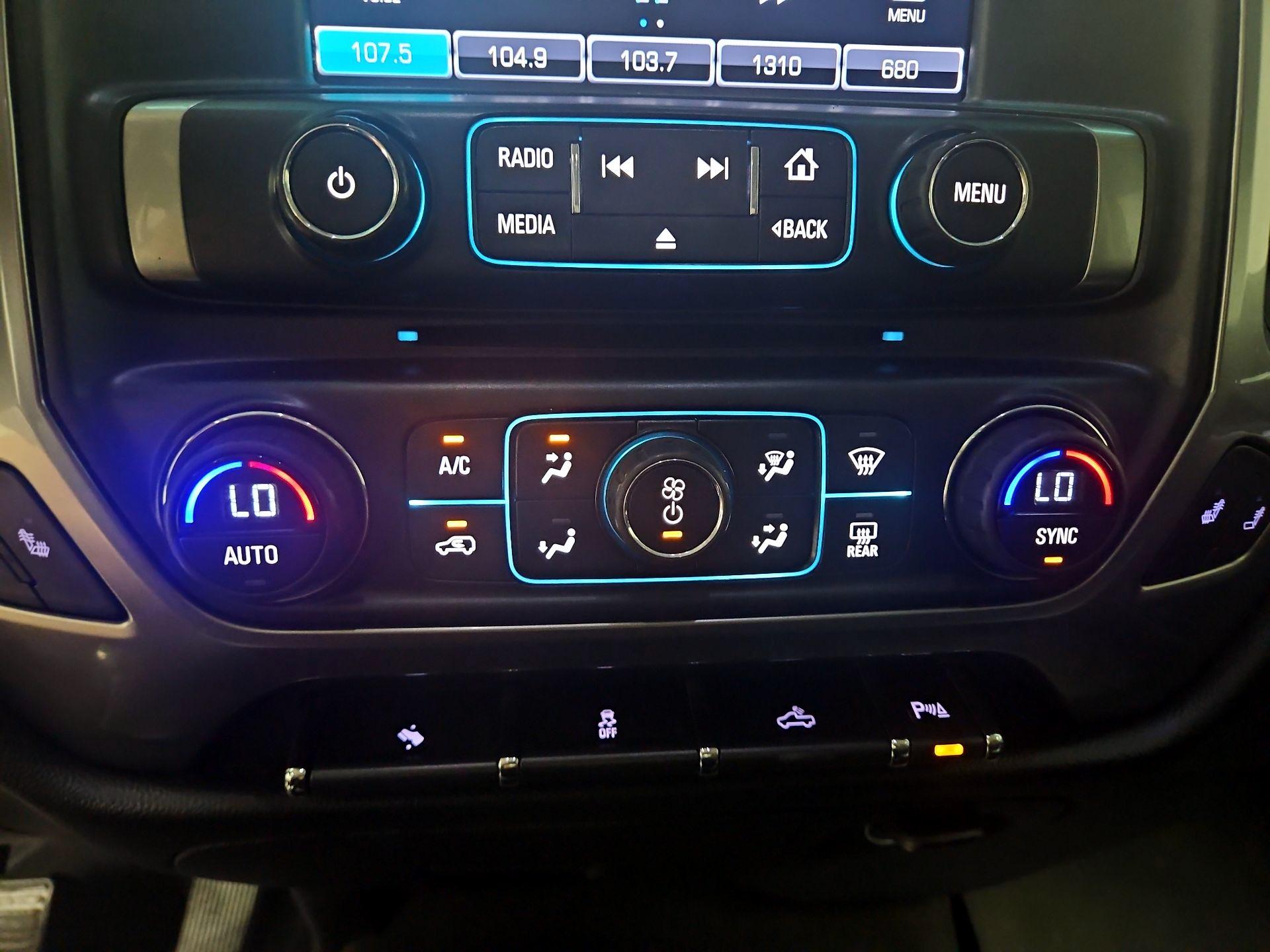 Thumbnail: 2015 Chevrolet Silverado 1500 - 16