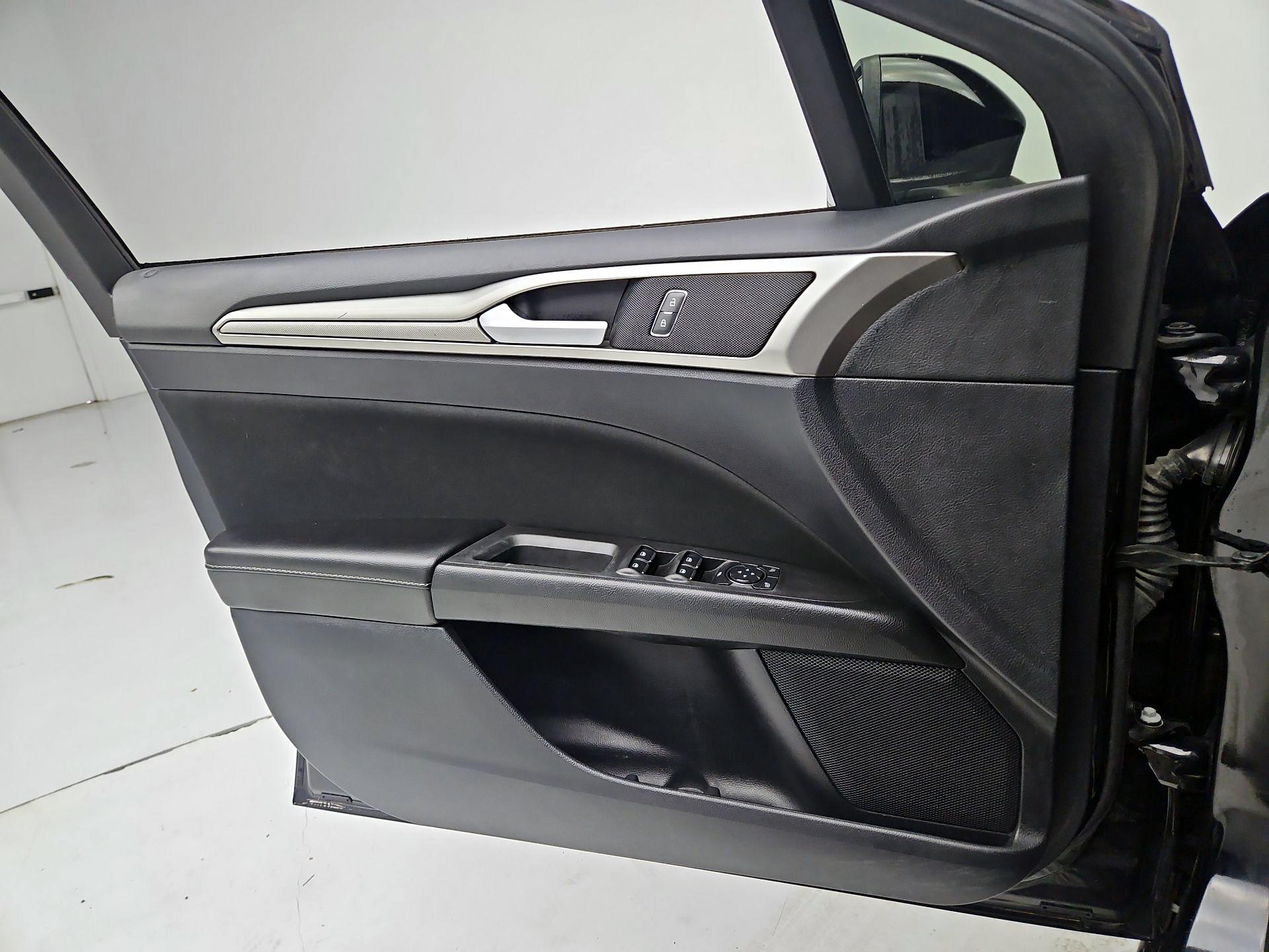 Thumbnail: 2020 Ford Fusion - 12