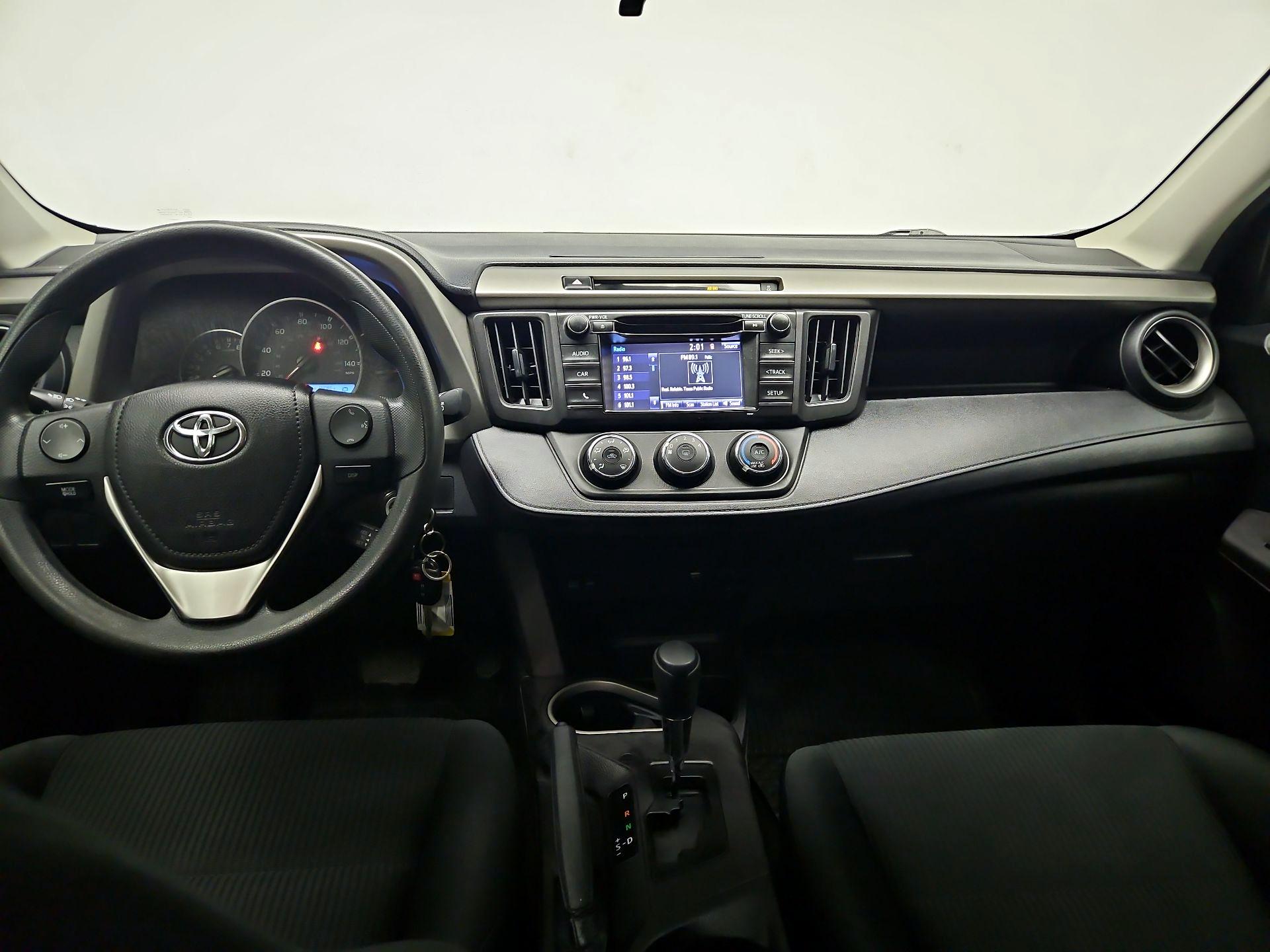 Thumbnail: 2016 Toyota RAV4 - 9
