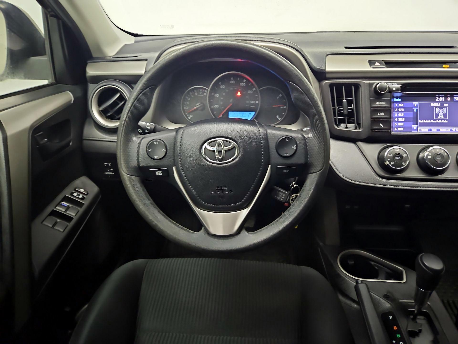 Thumbnail: 2016 Toyota RAV4 - 10