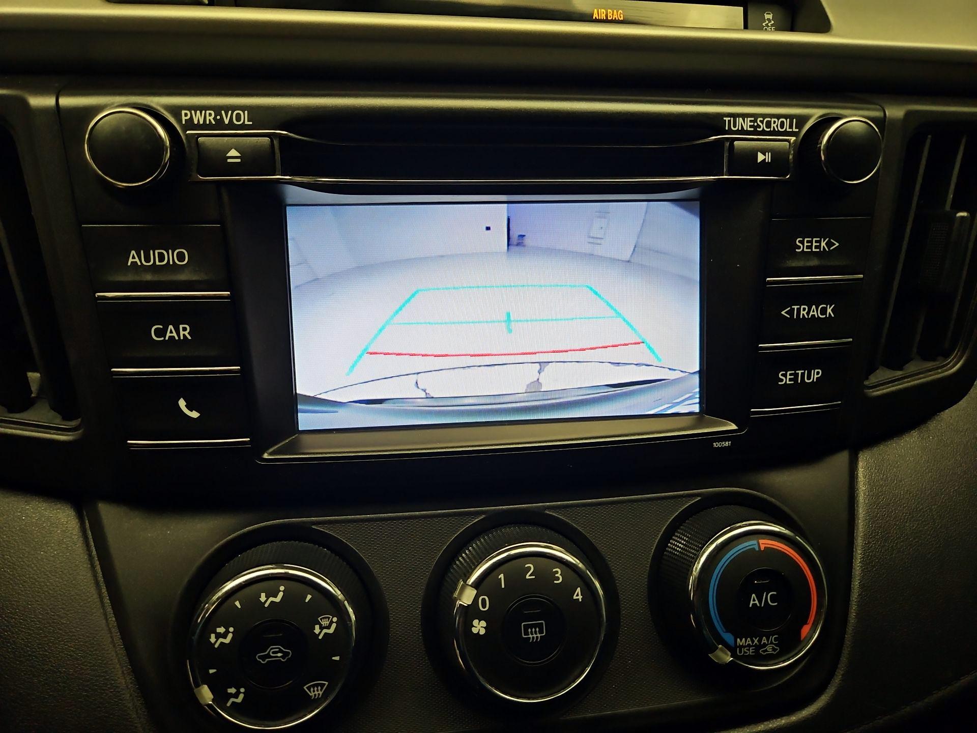 Thumbnail: 2016 Toyota RAV4 - 14