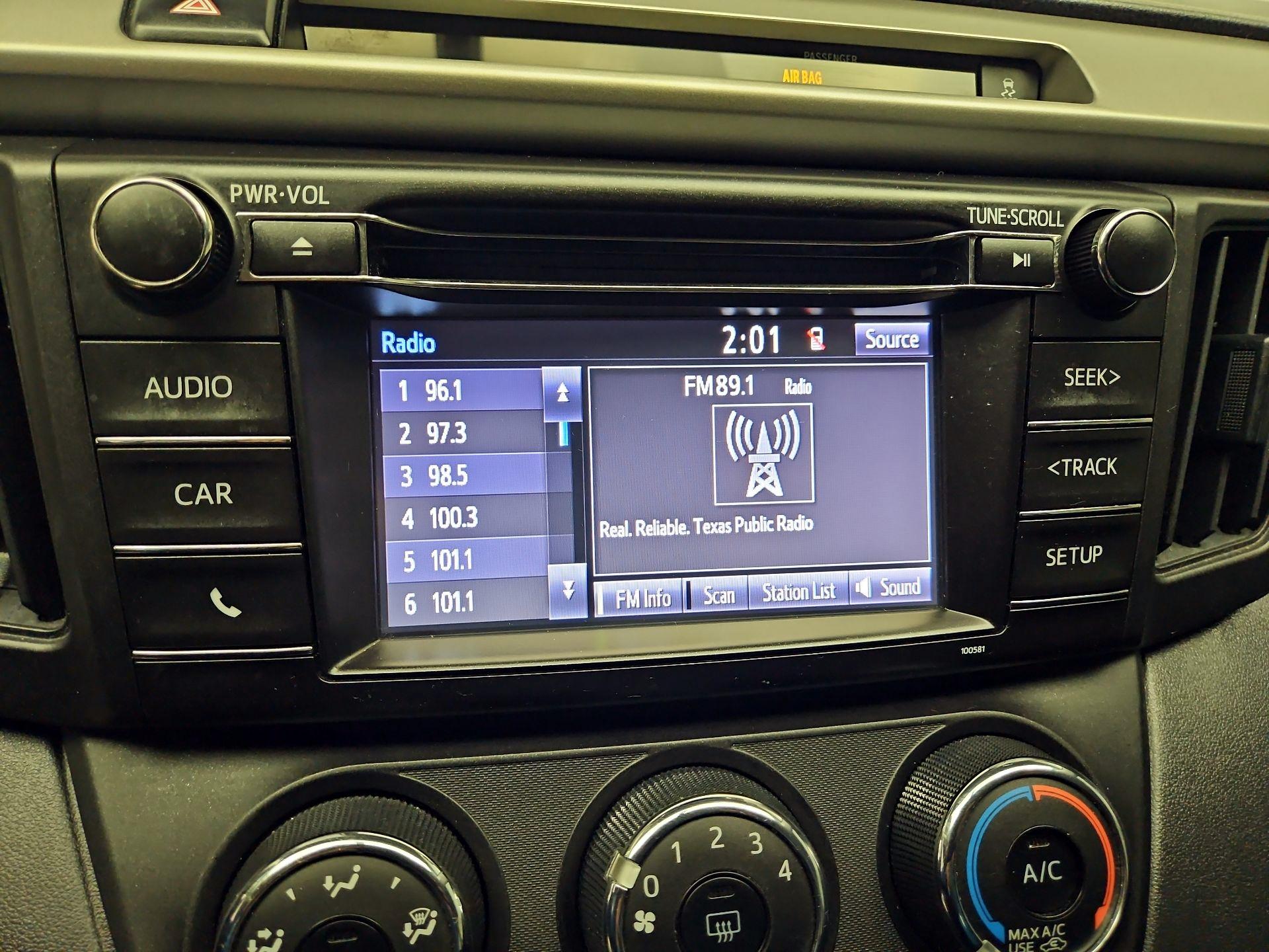 Thumbnail: 2016 Toyota RAV4 - 15