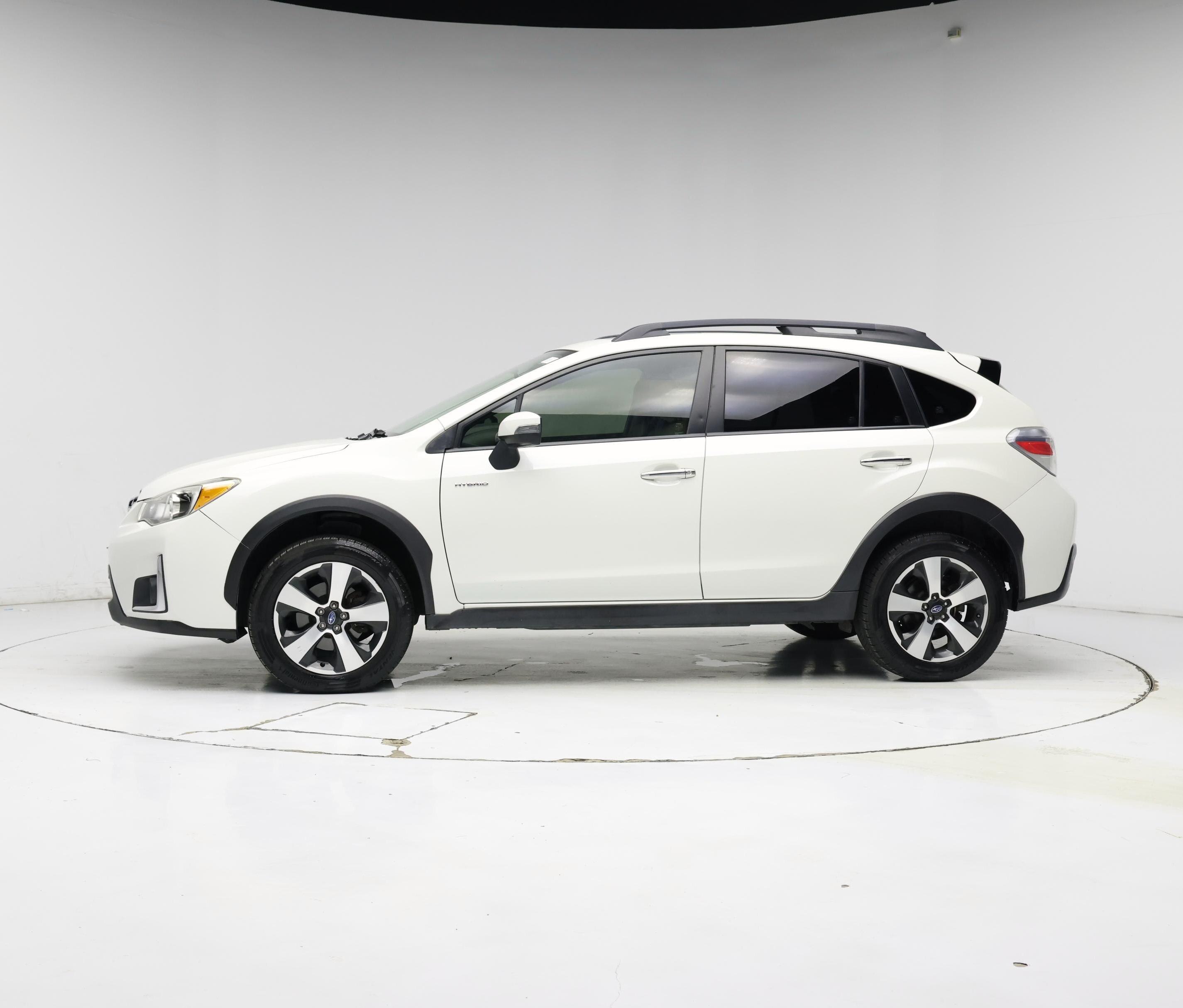 Thumbnail: 2016 Subaru XV Crosstrek - 3