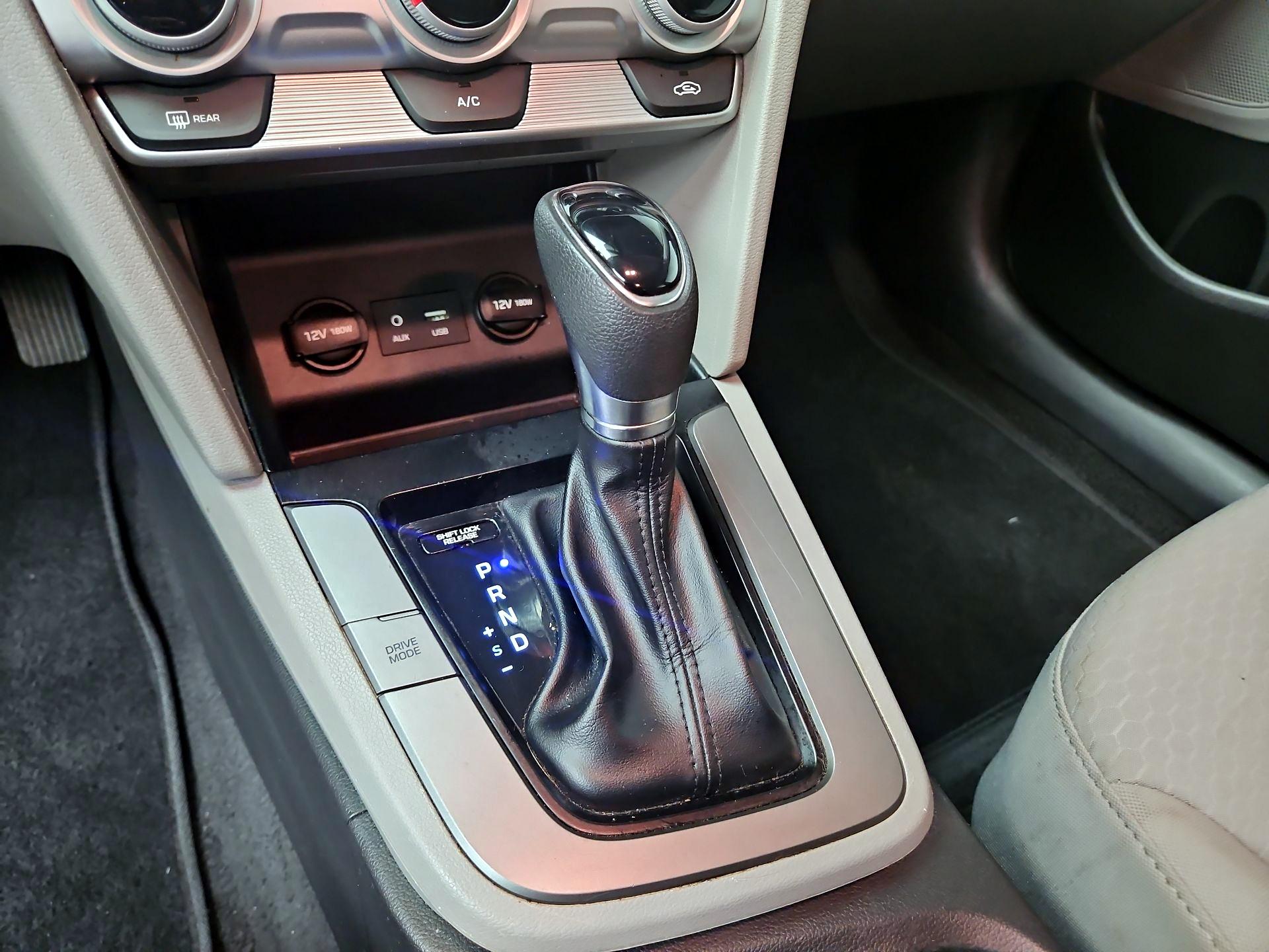 Thumbnail: 2019 Hyundai Elantra - 17
