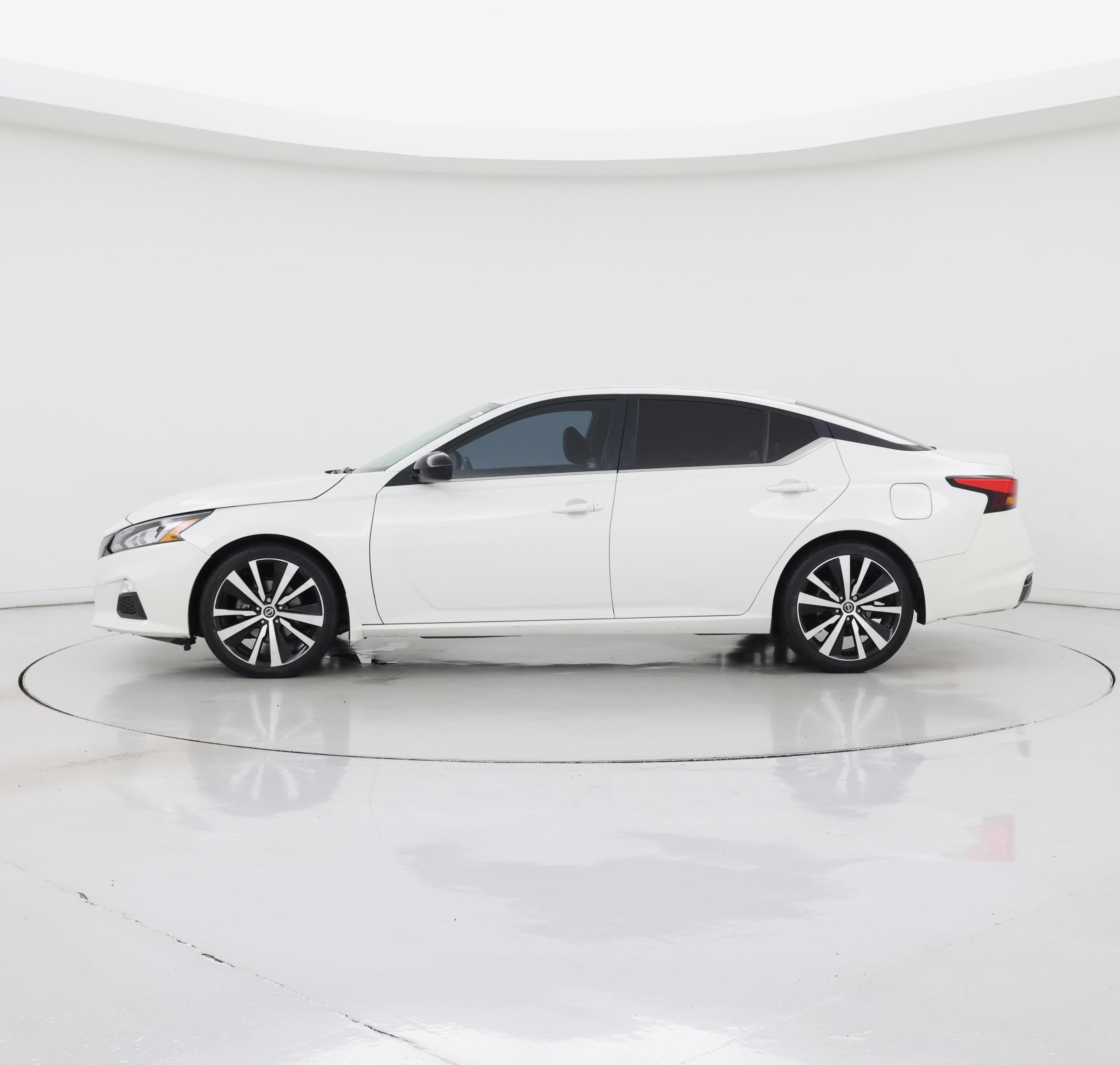 Thumbnail: 2021 Nissan Altima - 3