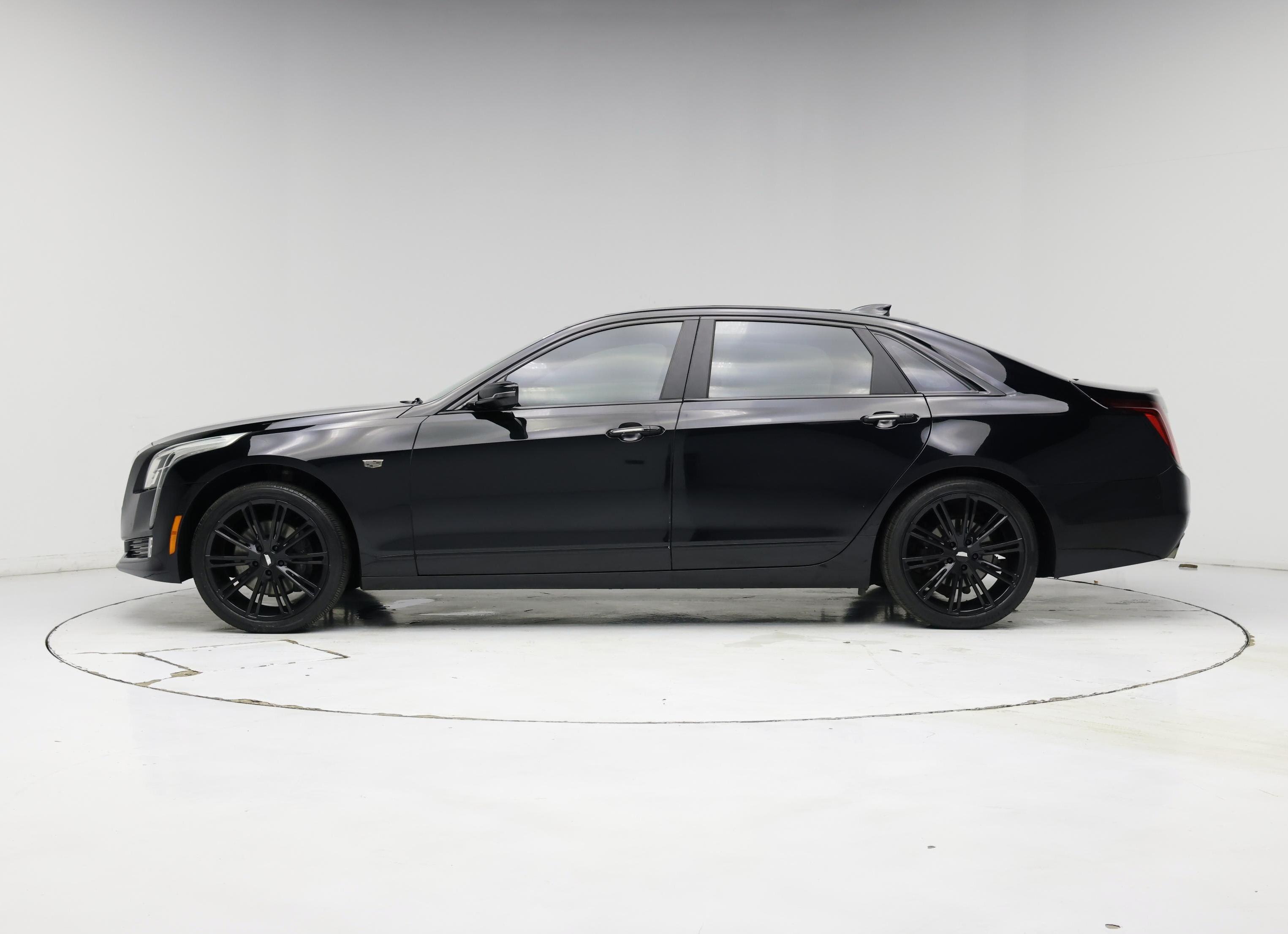 Thumbnail: 2018 Cadillac CT6 - 3