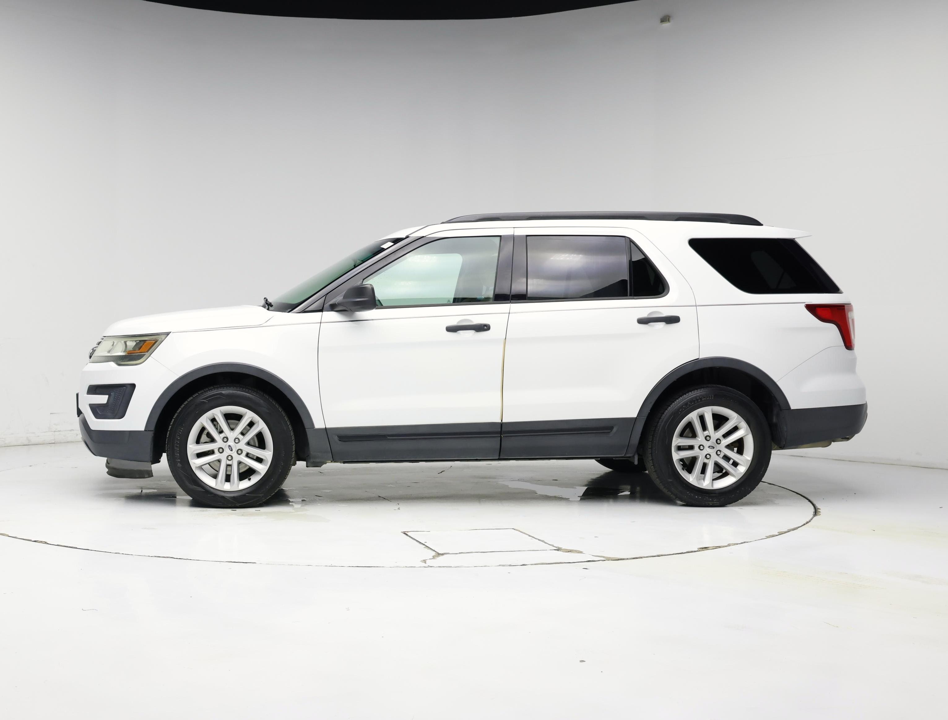 Thumbnail: 2017 Ford Explorer - 3