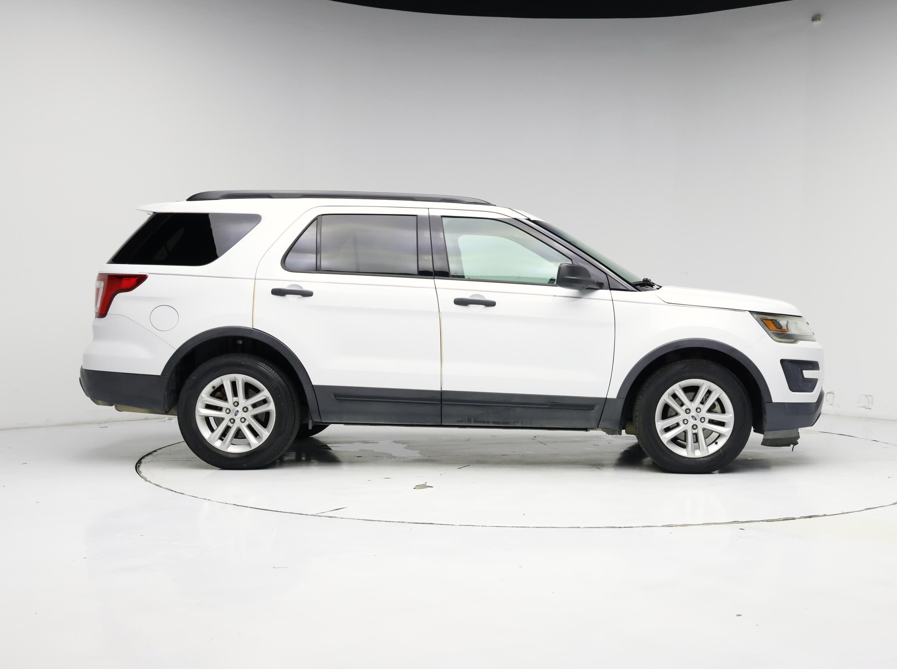 Thumbnail: 2017 Ford Explorer - 7