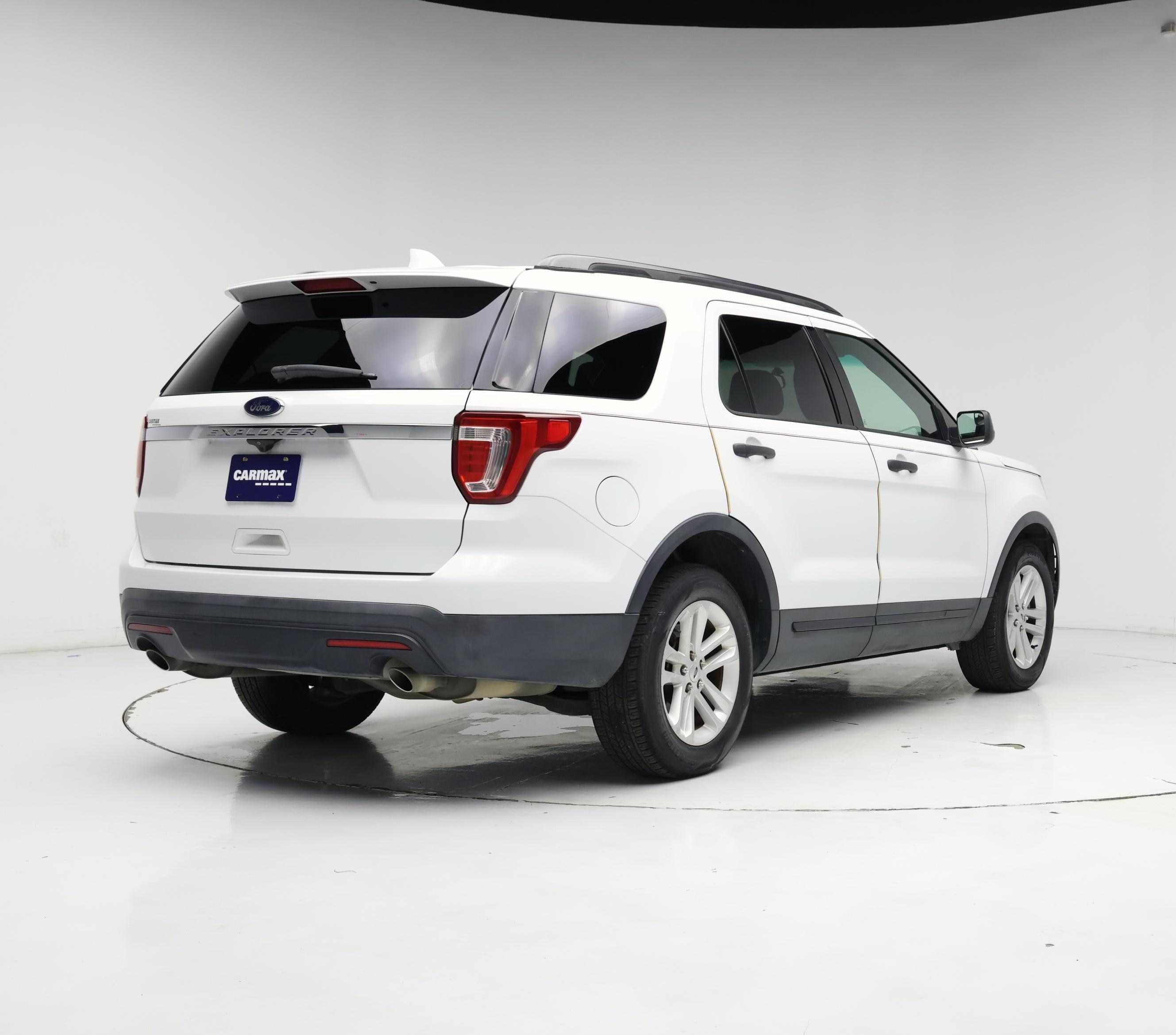 Thumbnail: 2017 Ford Explorer - 8