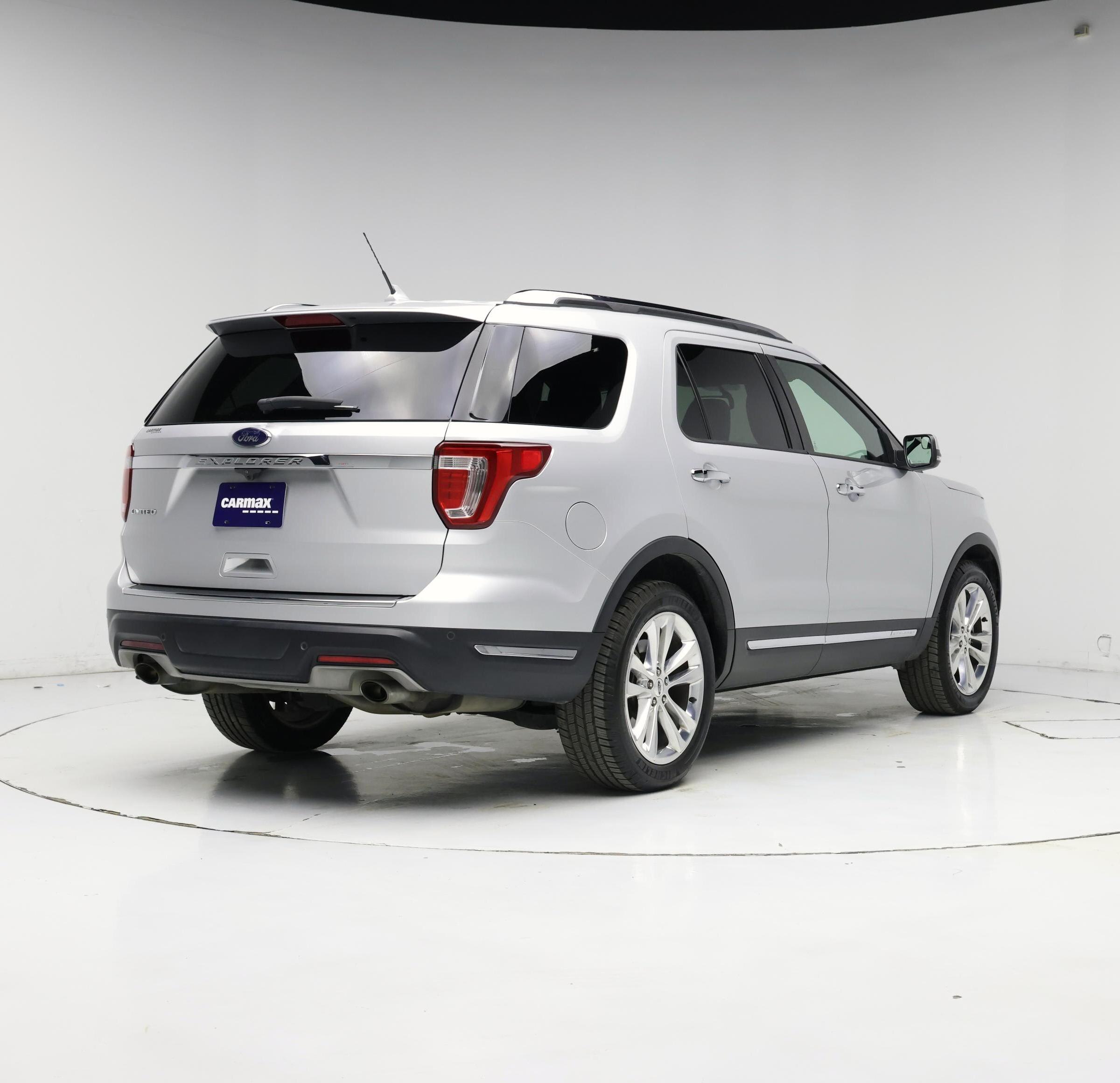 Thumbnail: 2018 Ford Explorer - 8