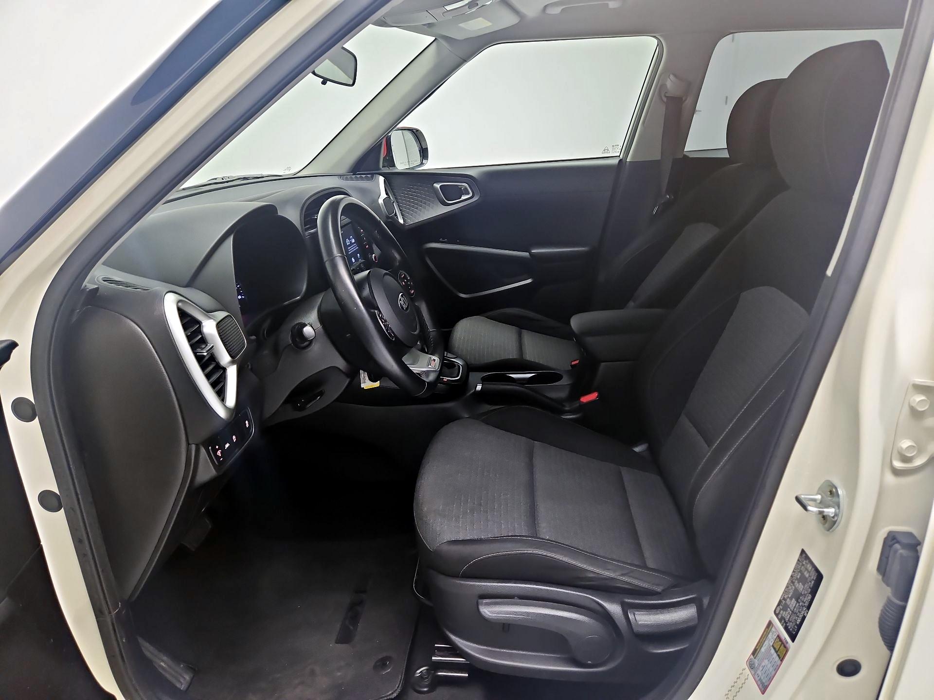 Thumbnail: 2020 Kia Soul - 11