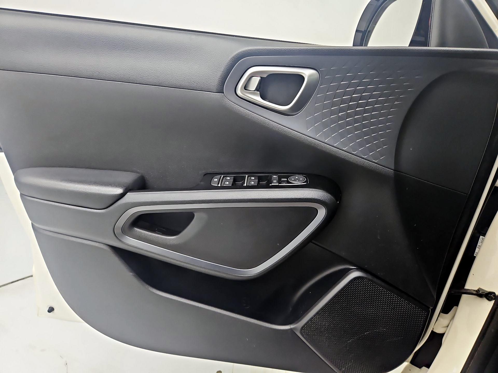 Thumbnail: 2020 Kia Soul - 12