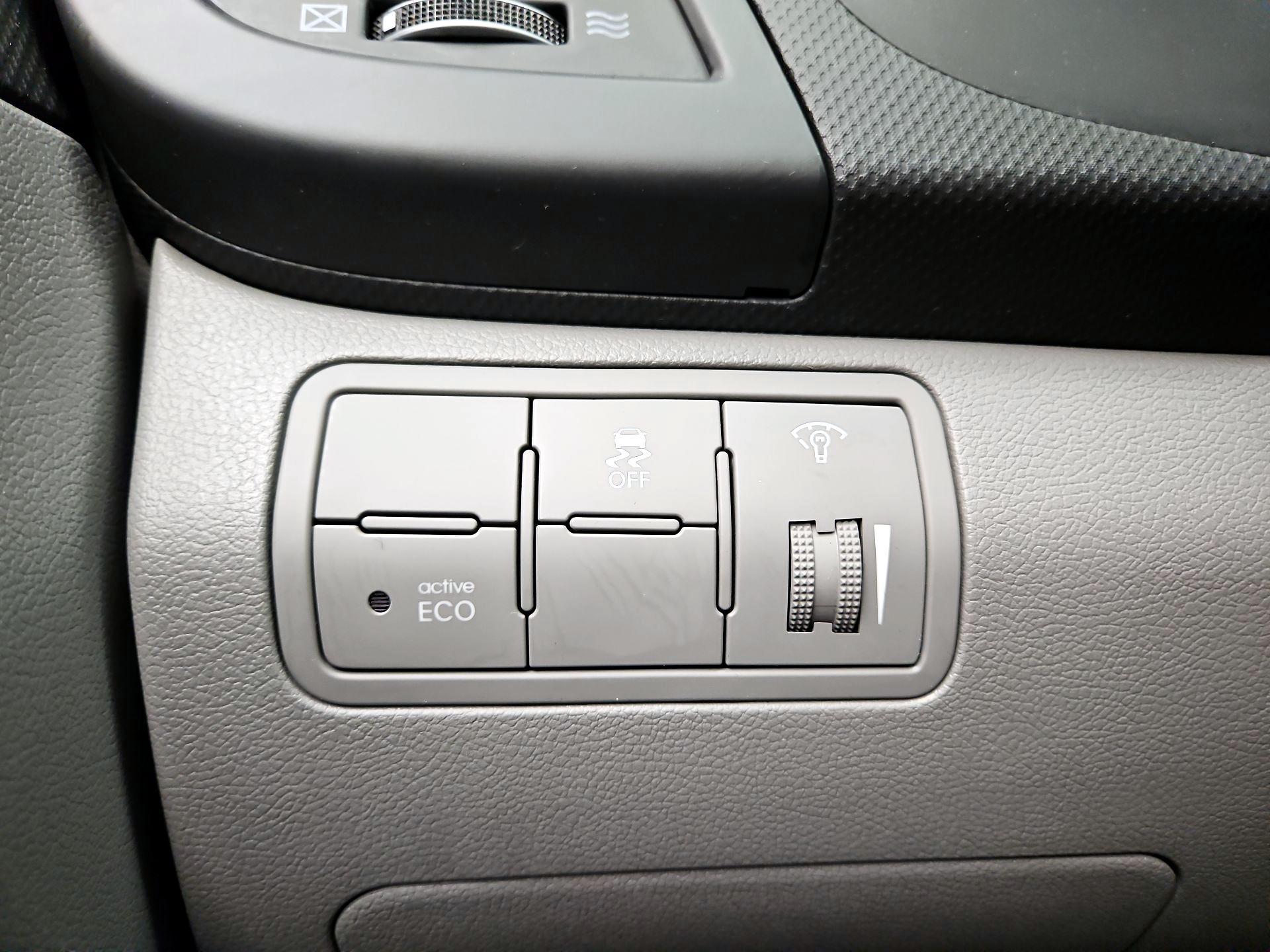 Thumbnail: 2015 Hyundai Accent - 13