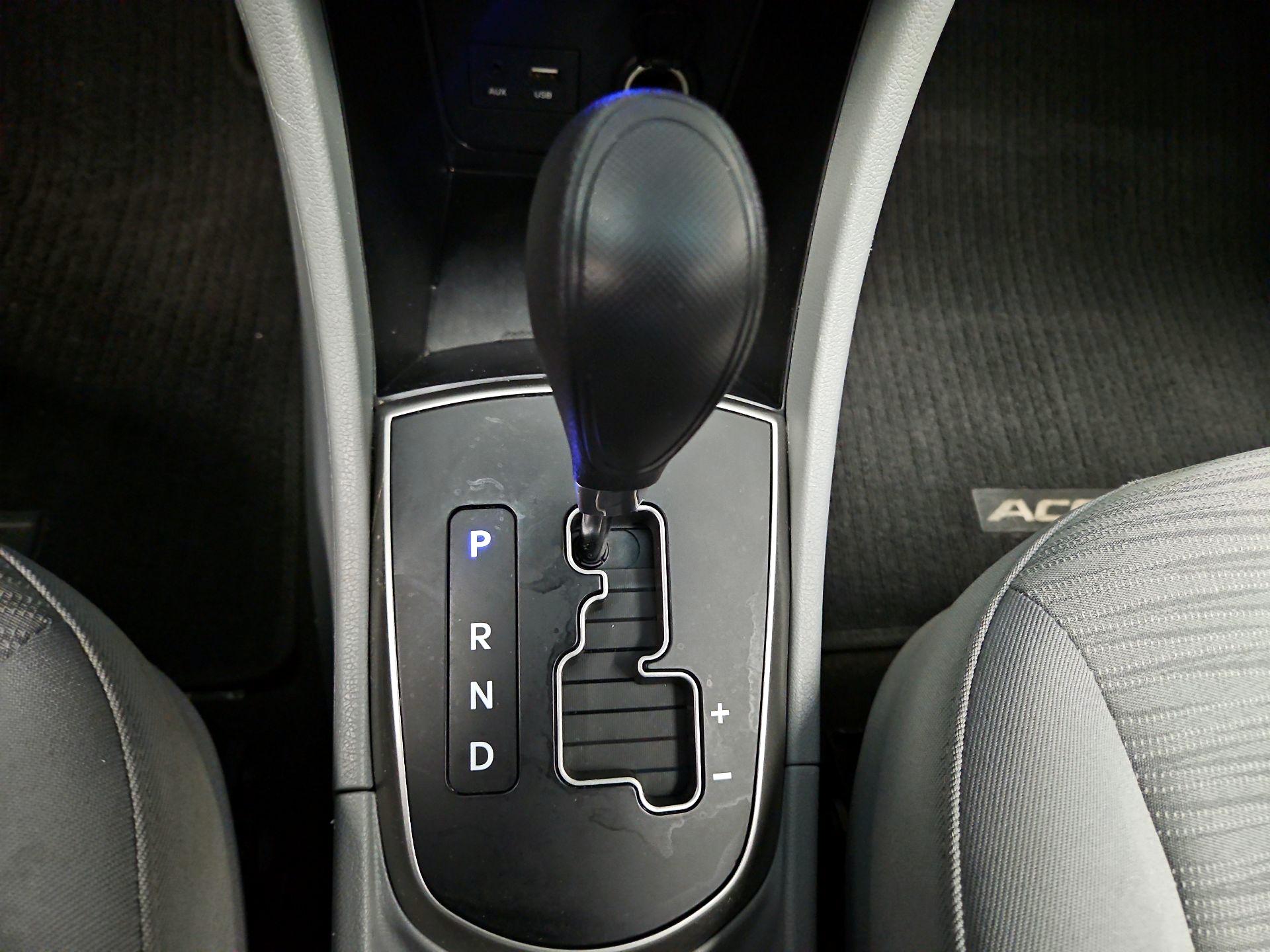 Thumbnail: 2015 Hyundai Accent - 16