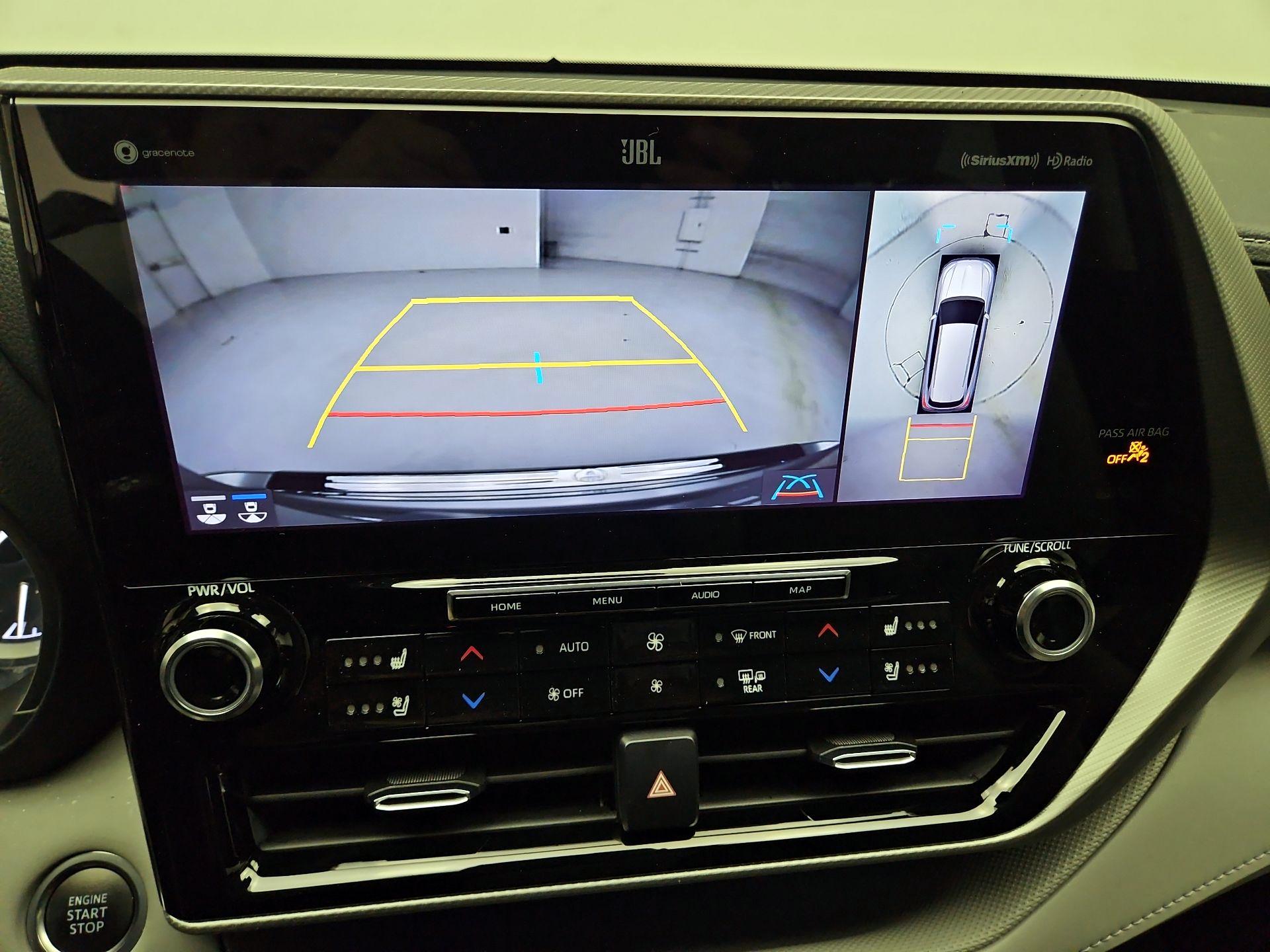 Thumbnail: 2020 Toyota Highlander - 15