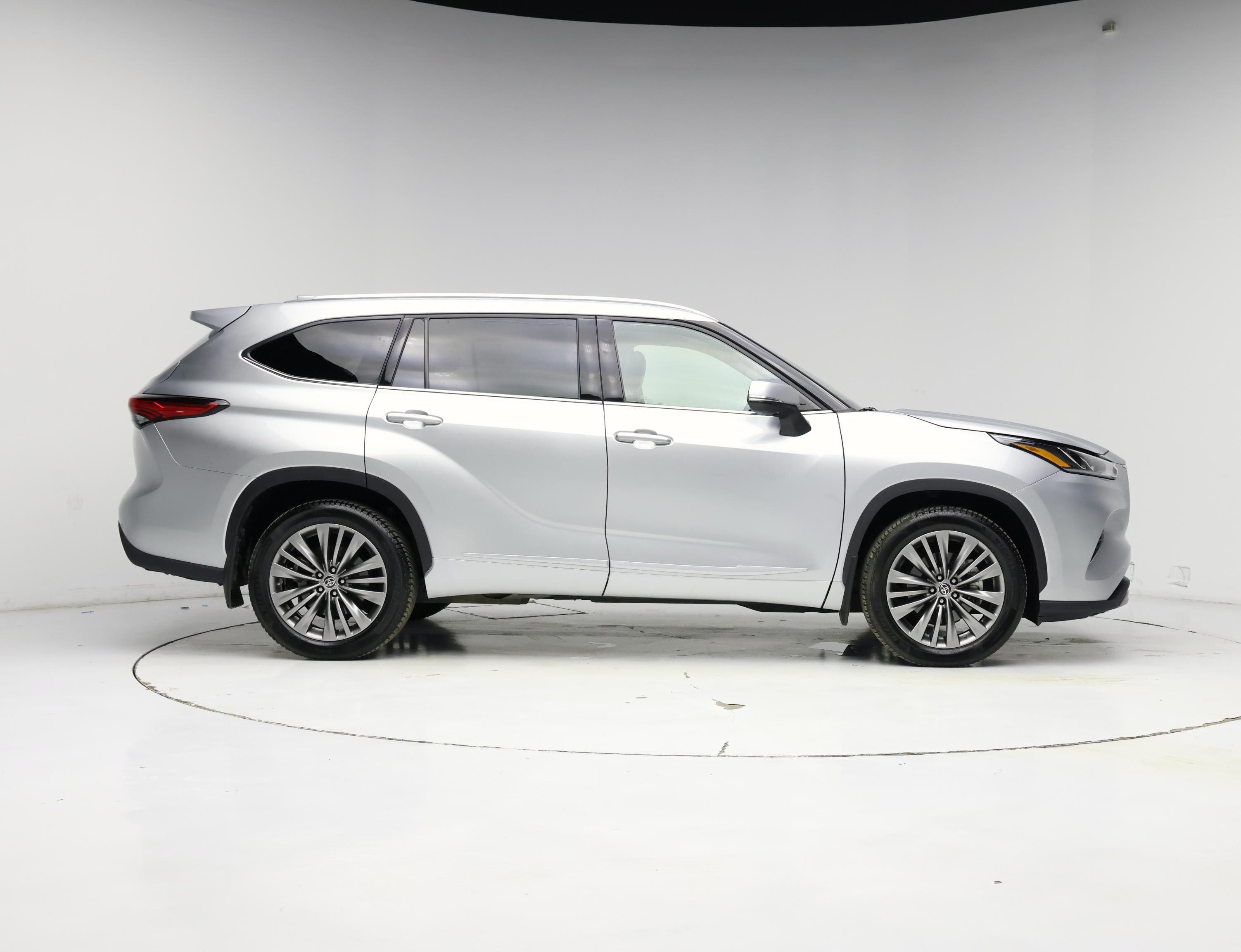 Thumbnail: 2020 Toyota Highlander - 7