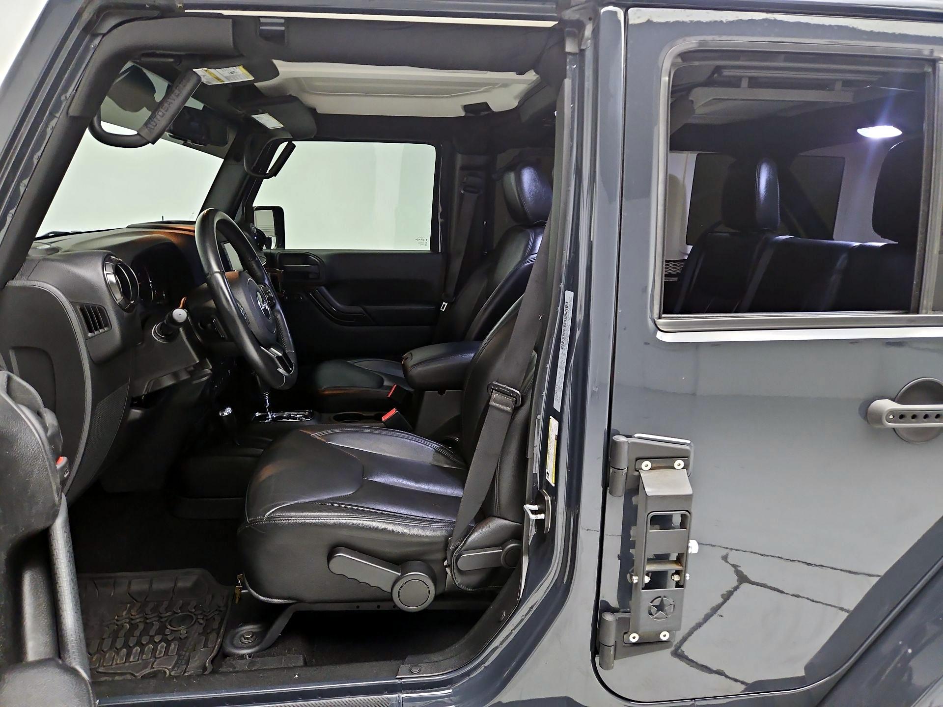 Thumbnail: 2017 Jeep Wrangler - 11