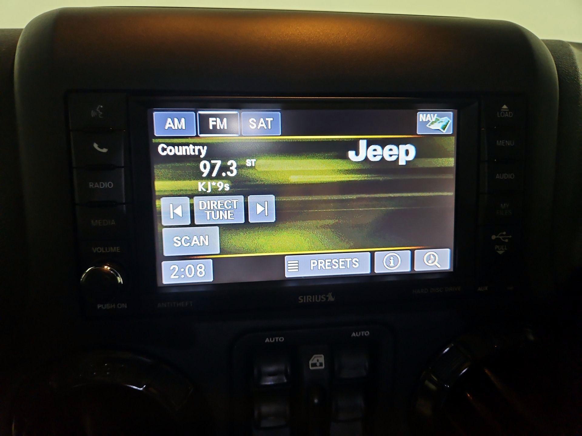 Thumbnail: 2017 Jeep Wrangler - 13