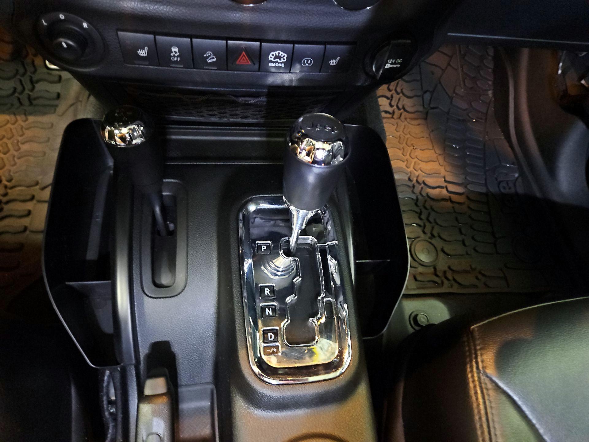Thumbnail: 2017 Jeep Wrangler - 15