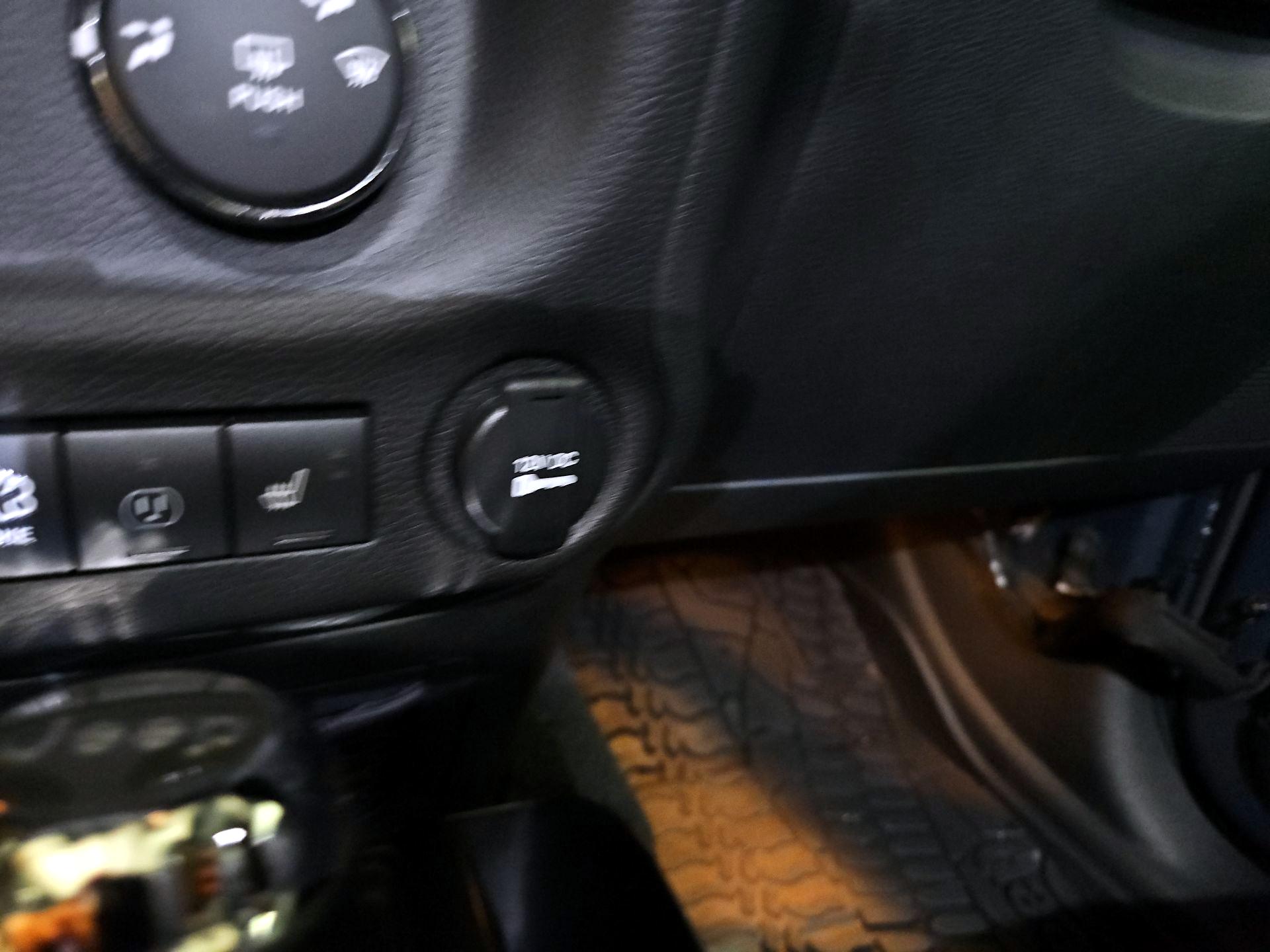 Thumbnail: 2017 Jeep Wrangler - 16