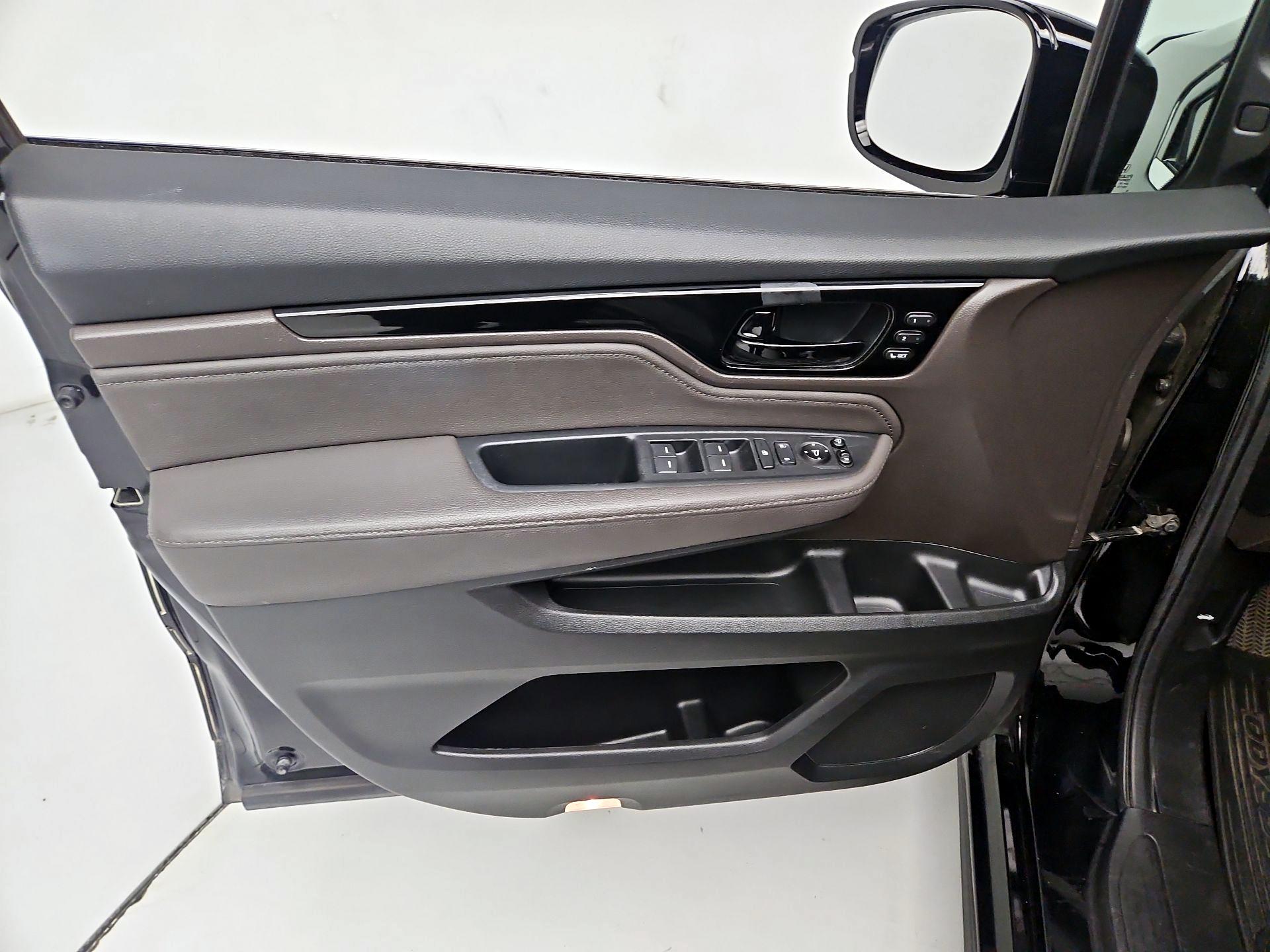 Thumbnail: 2019 Honda Odyssey - 12