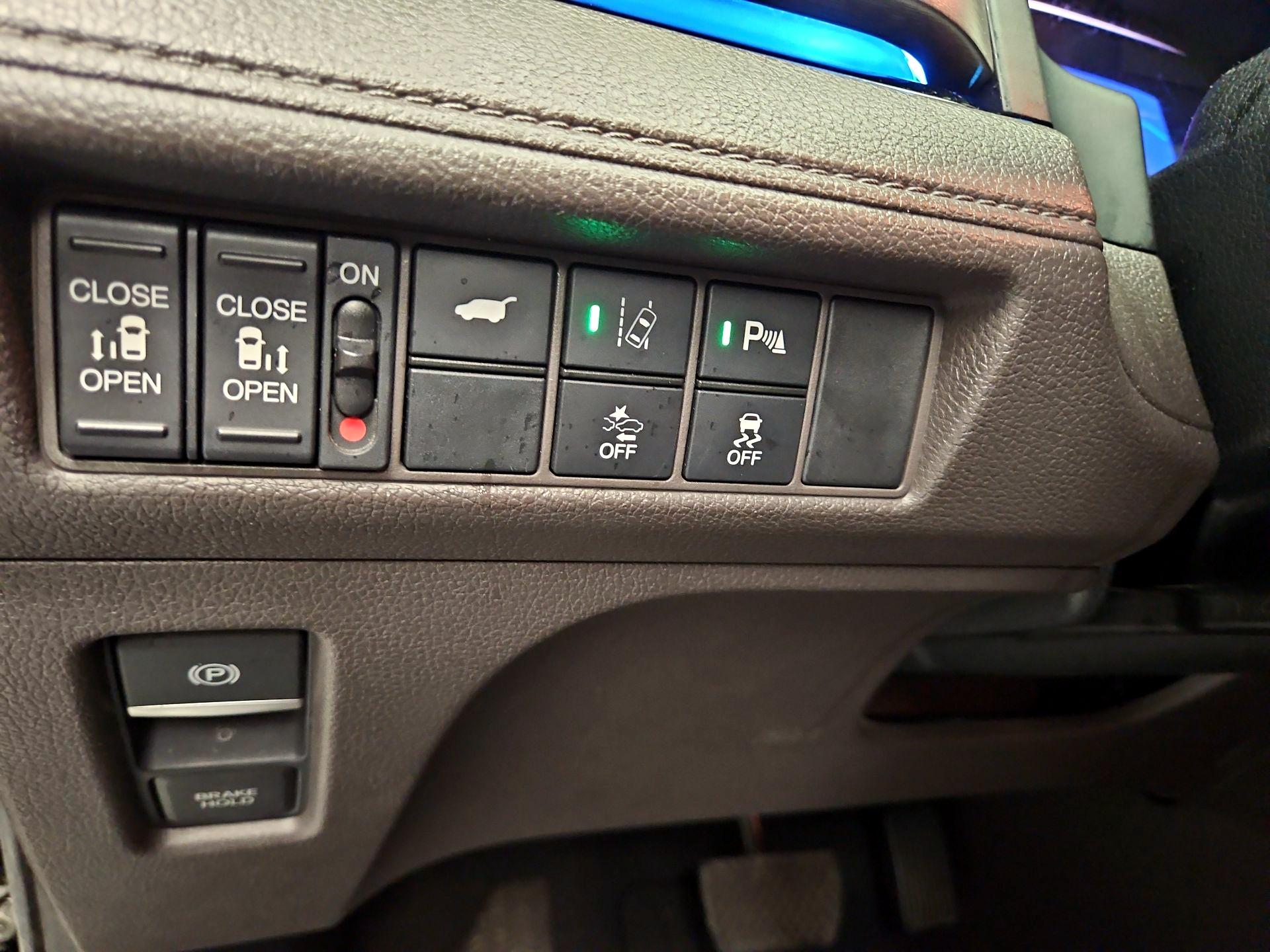 Thumbnail: 2019 Honda Odyssey - 13