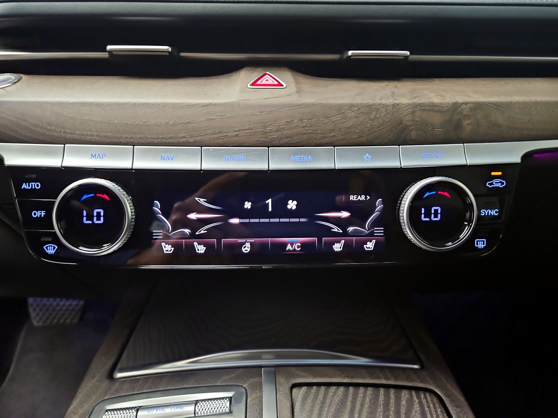 Thumbnail: 2021 Genesis G80 - 17