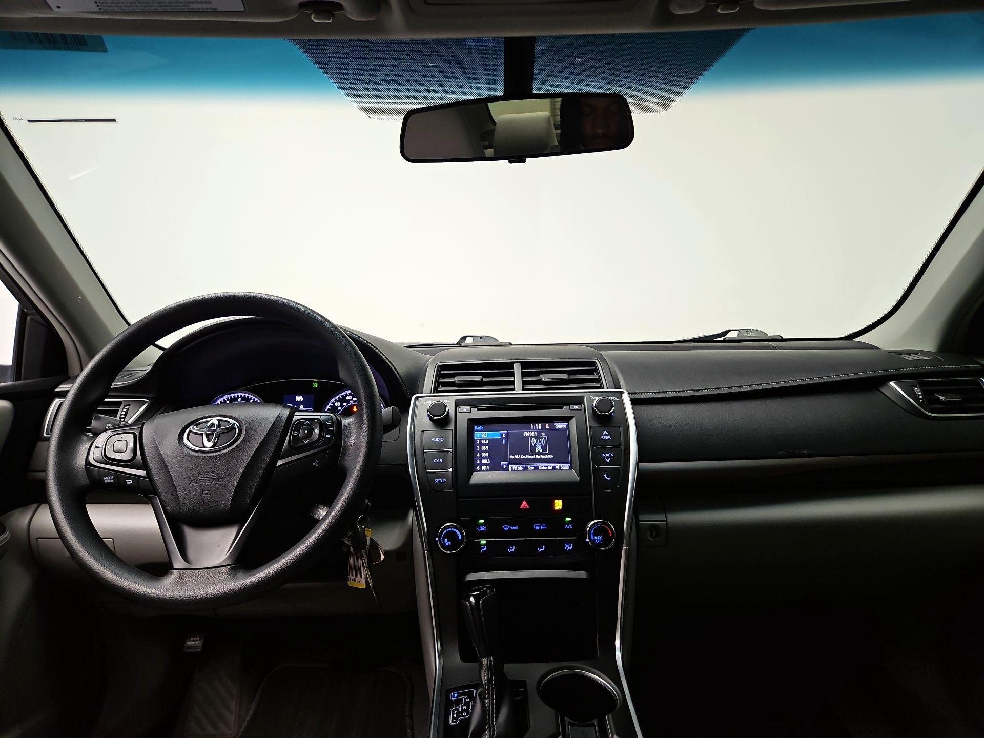Thumbnail: 2017 Toyota Camry - 9