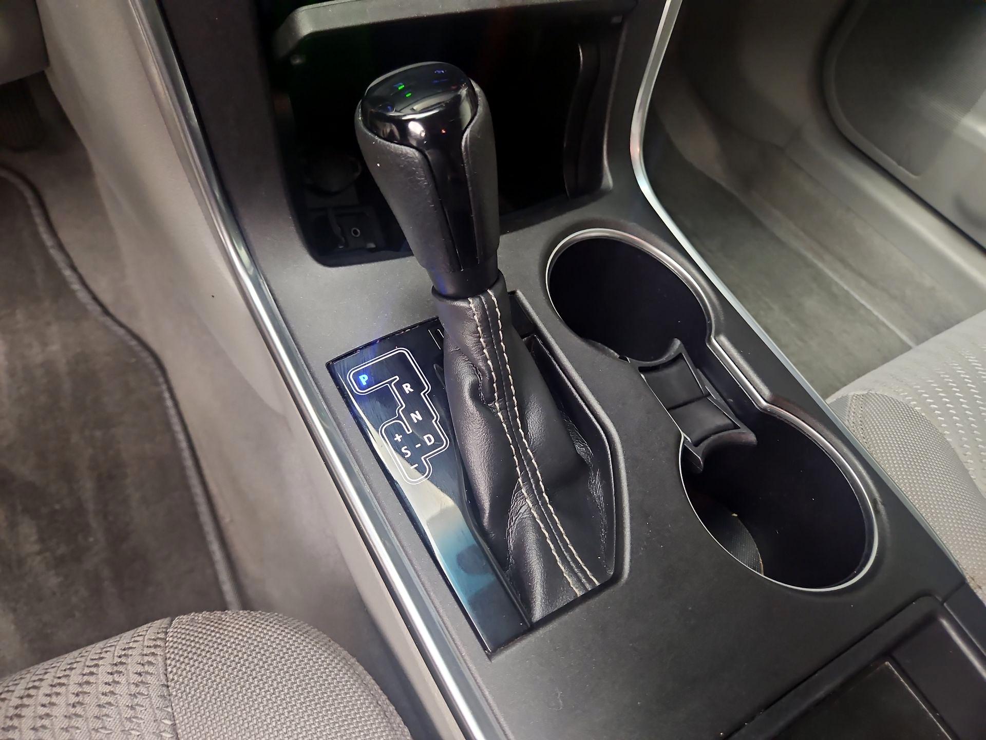 Thumbnail: 2017 Toyota Camry - 17