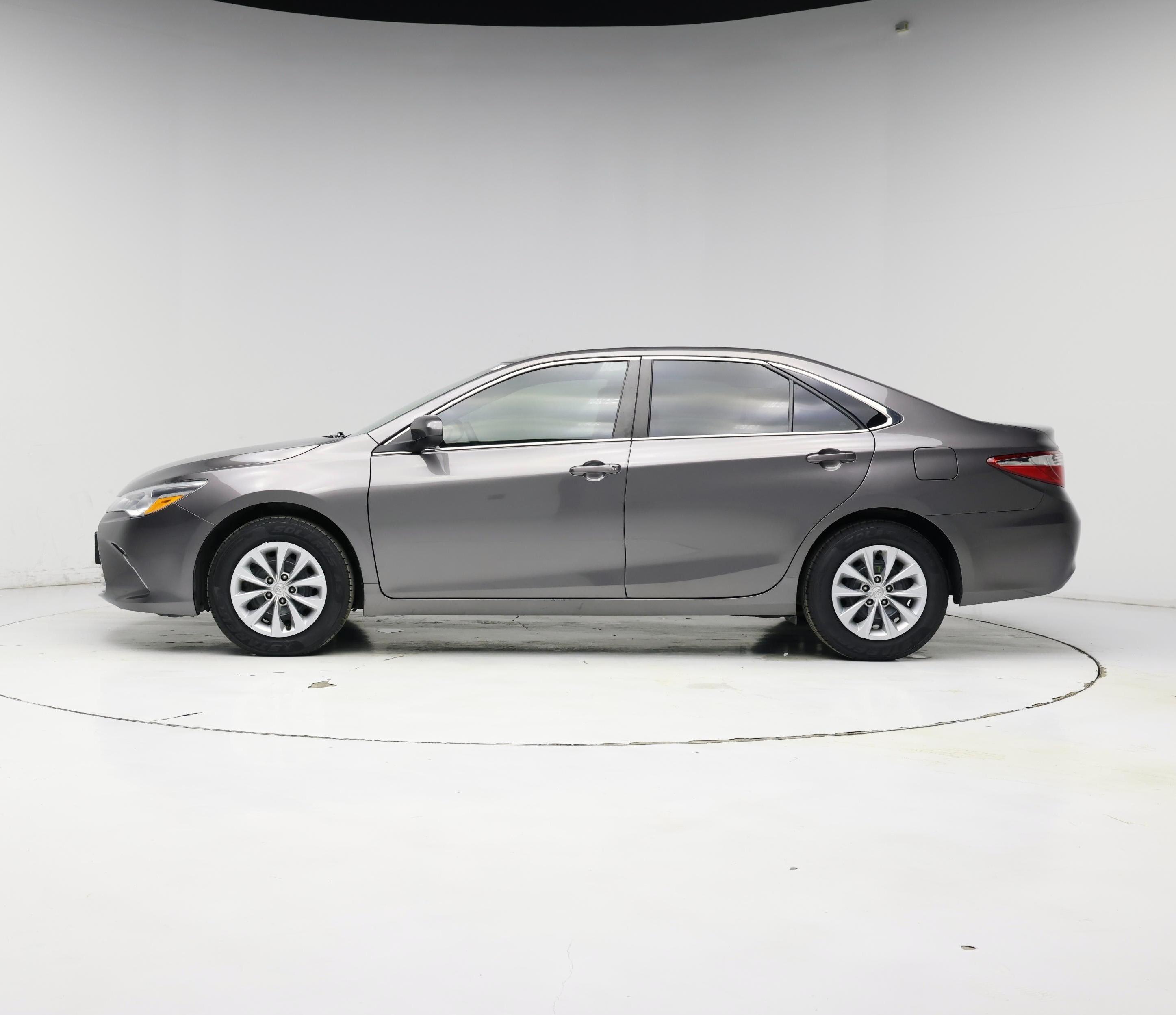 Thumbnail: 2017 Toyota Camry - 3