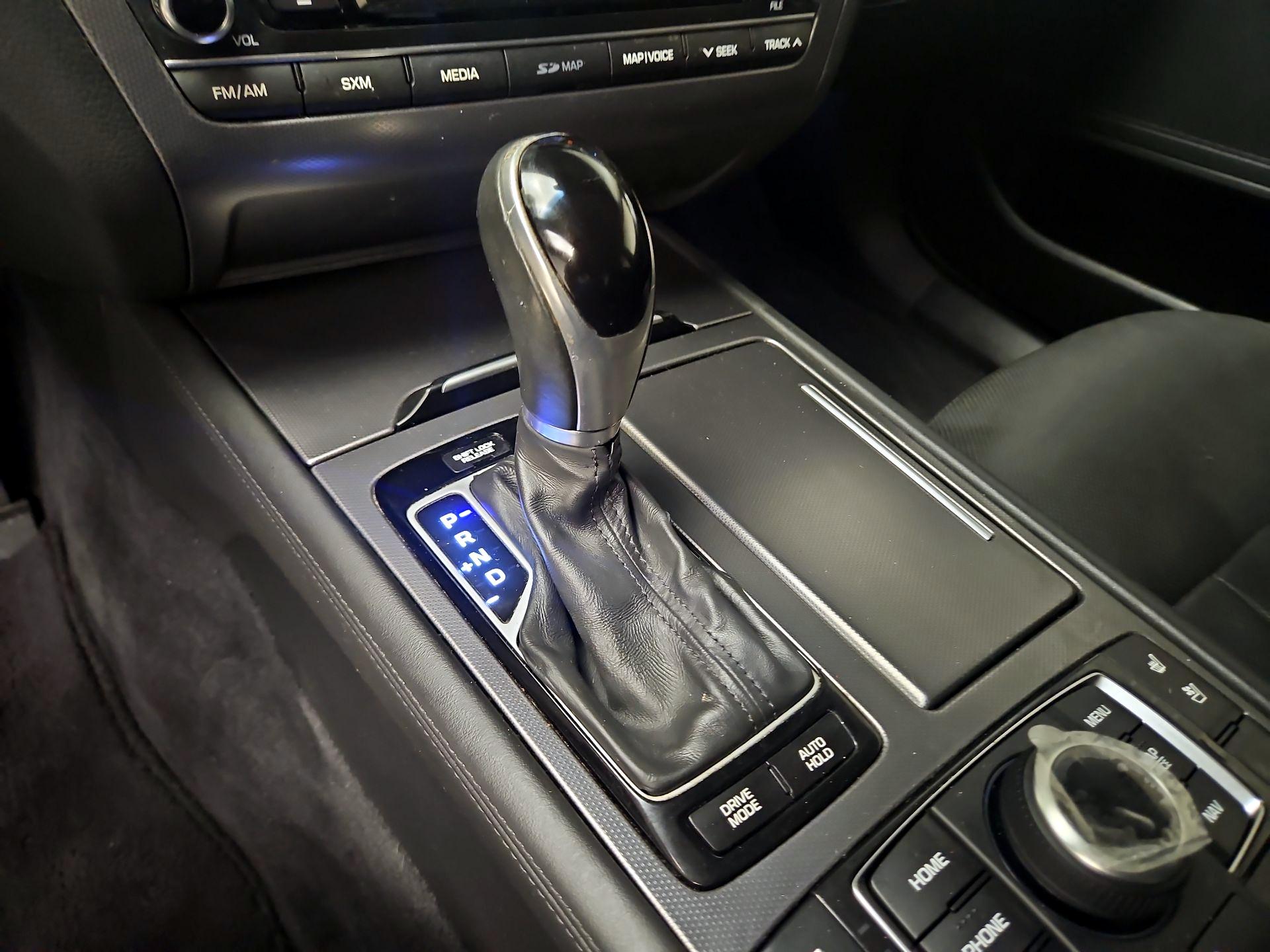 Thumbnail: 2015 Hyundai Genesis - 18