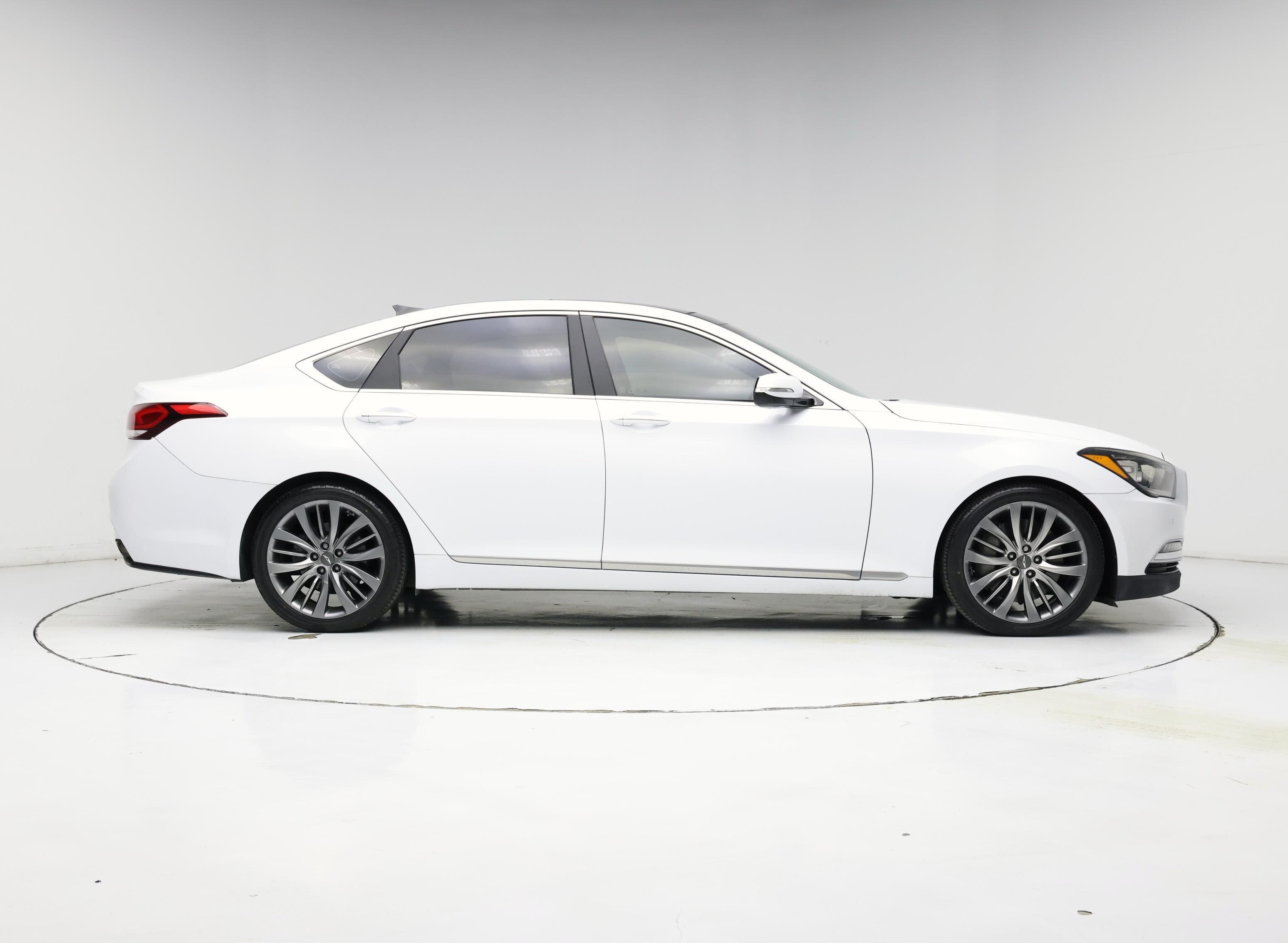 Thumbnail: 2015 Hyundai Genesis - 7