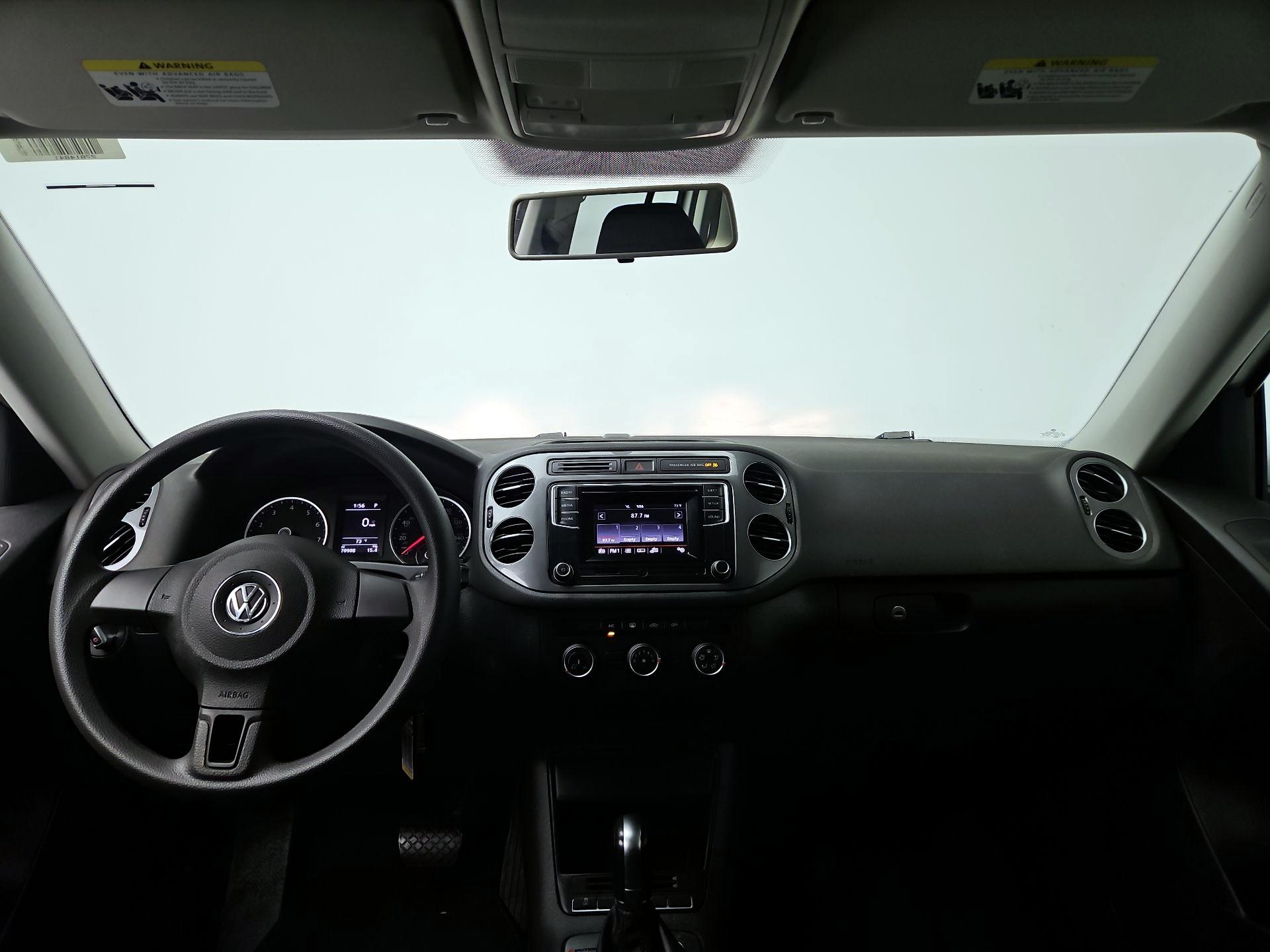 Thumbnail: 2017 Volkswagen Tiguan - 9