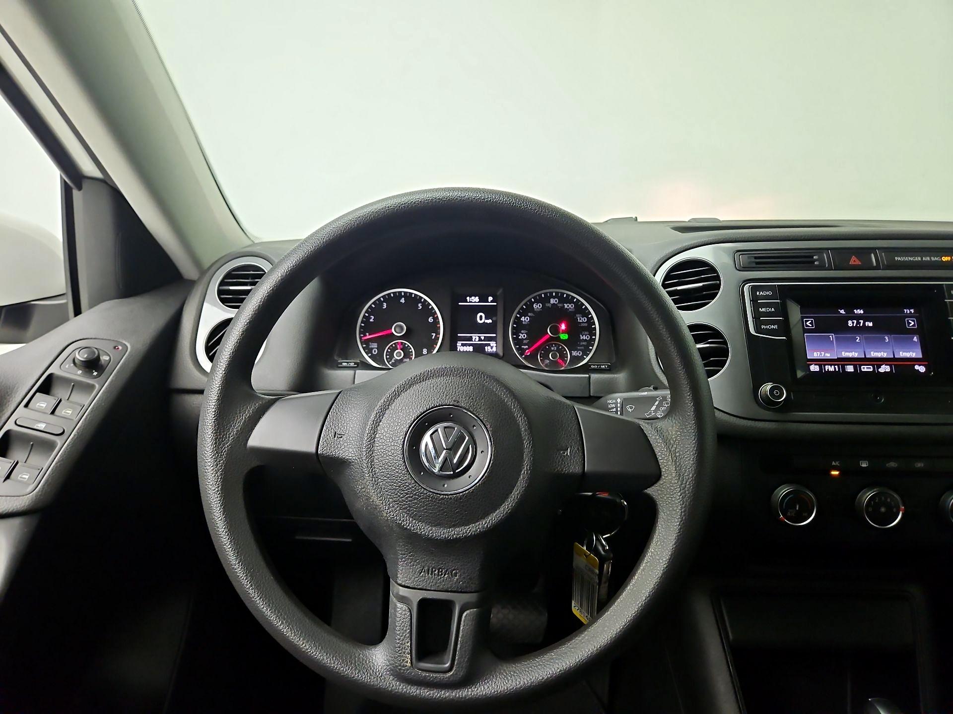 Thumbnail: 2017 Volkswagen Tiguan - 10
