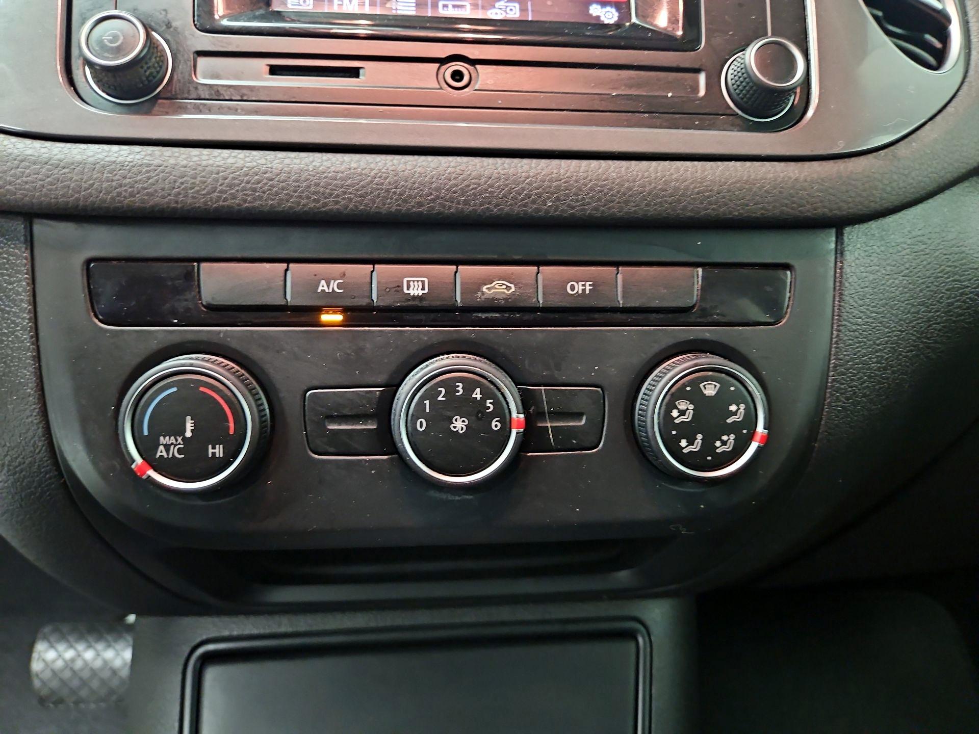Thumbnail: 2017 Volkswagen Tiguan - 16